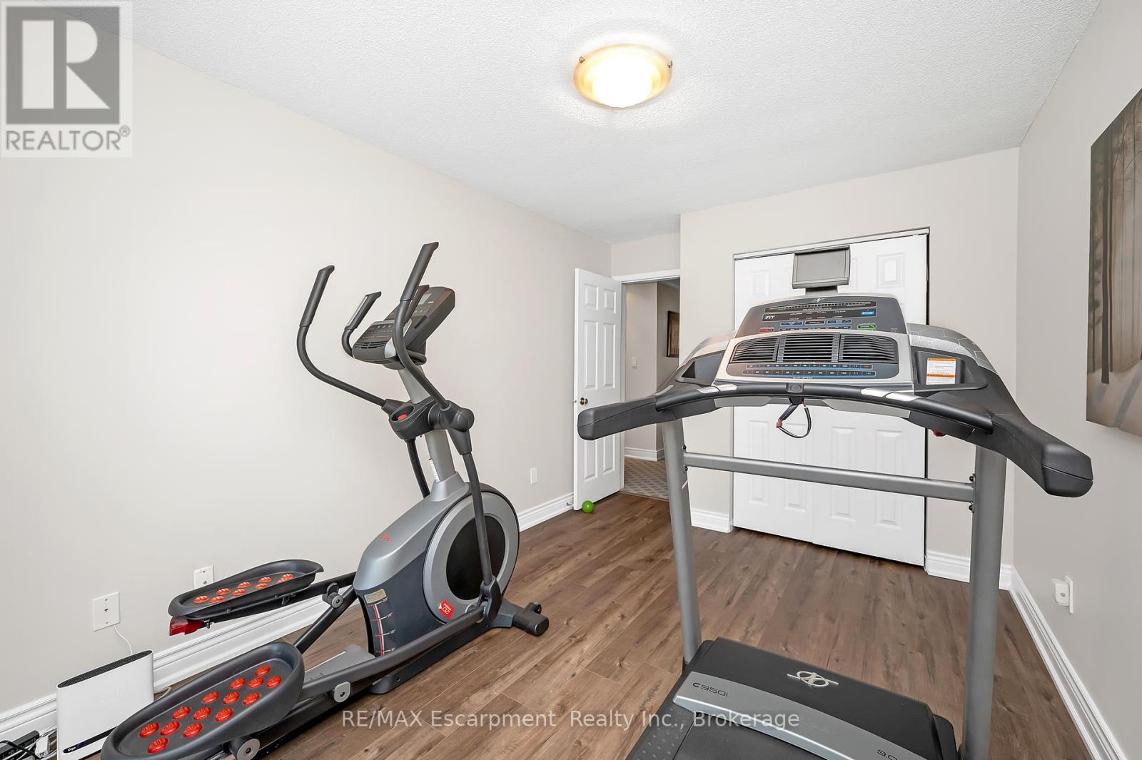 22 Waterford Crescent, Hamilton, Ontario  L8E 4Z9 - Photo 24 - X12165765