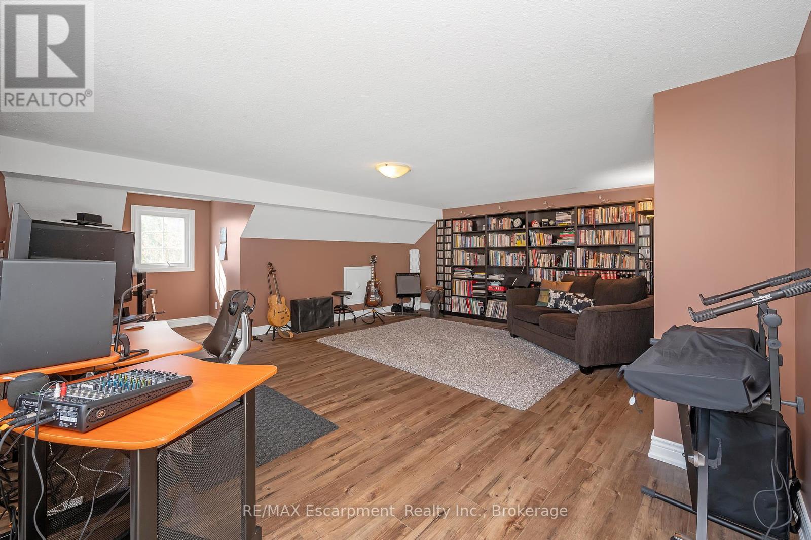 22 Waterford Crescent, Hamilton, Ontario  L8E 4Z9 - Photo 28 - X12165765