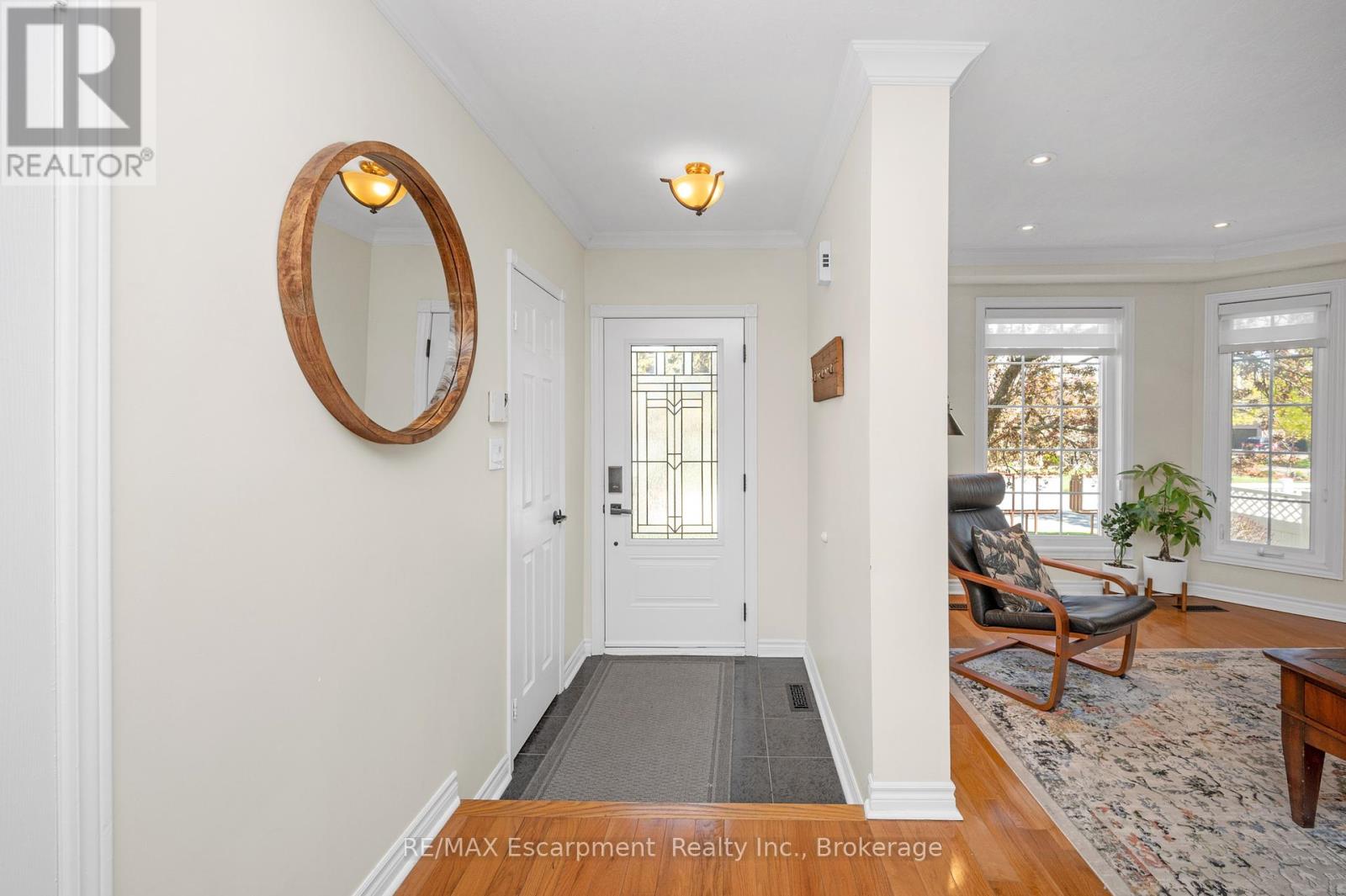 22 Waterford Crescent, Hamilton, Ontario  L8E 4Z9 - Photo 3 - X12165765