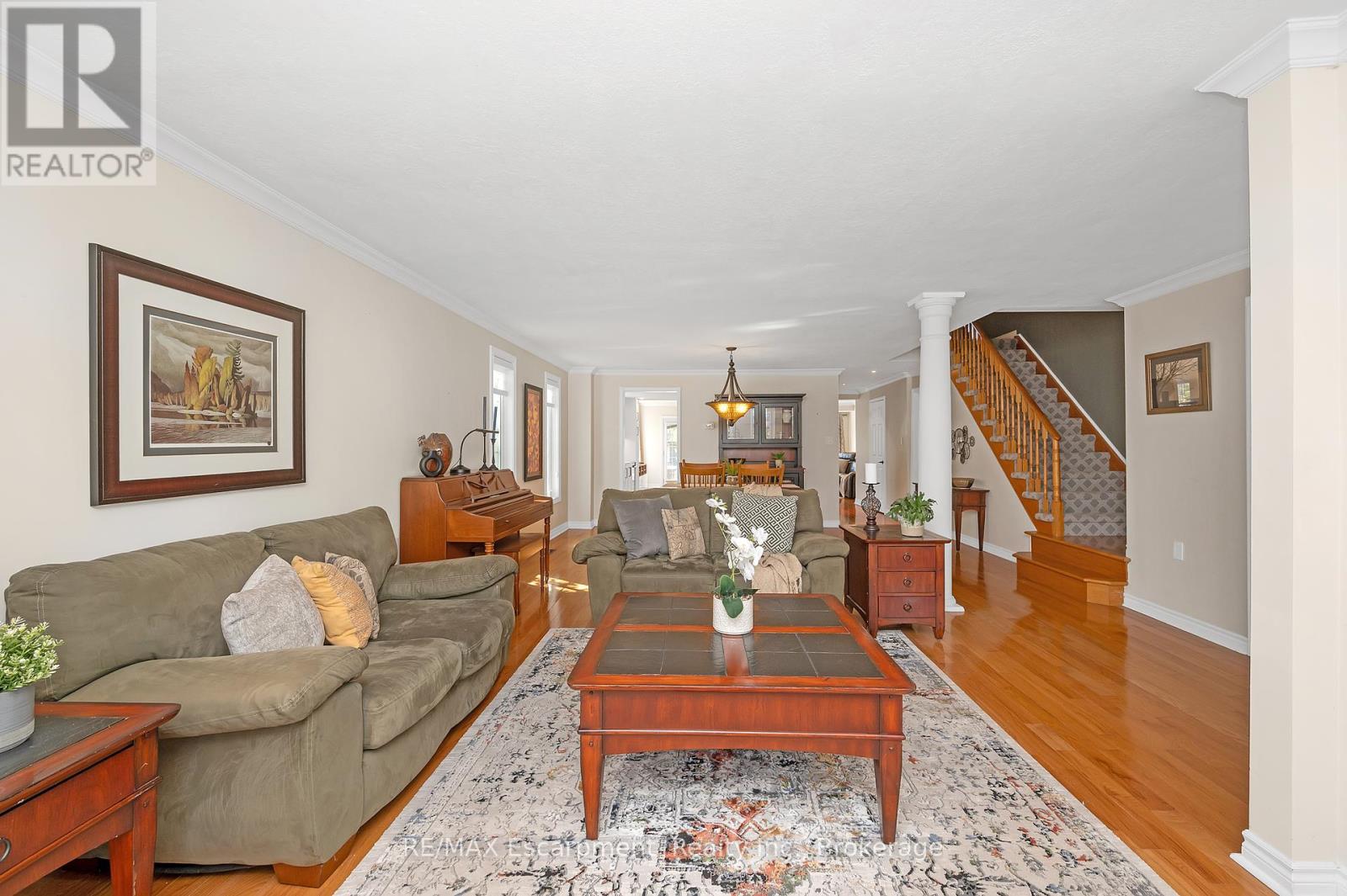 22 Waterford Crescent, Hamilton, Ontario  L8E 4Z9 - Photo 5 - X12165765