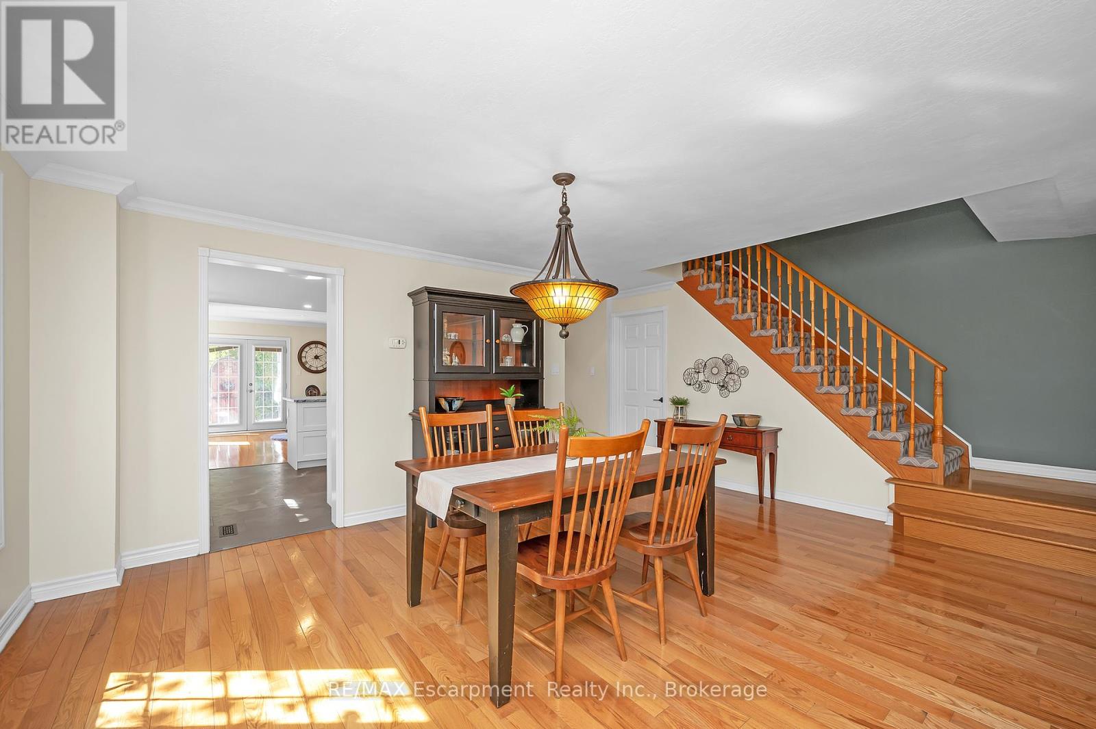 22 Waterford Crescent, Hamilton, Ontario  L8E 4Z9 - Photo 7 - X12165765