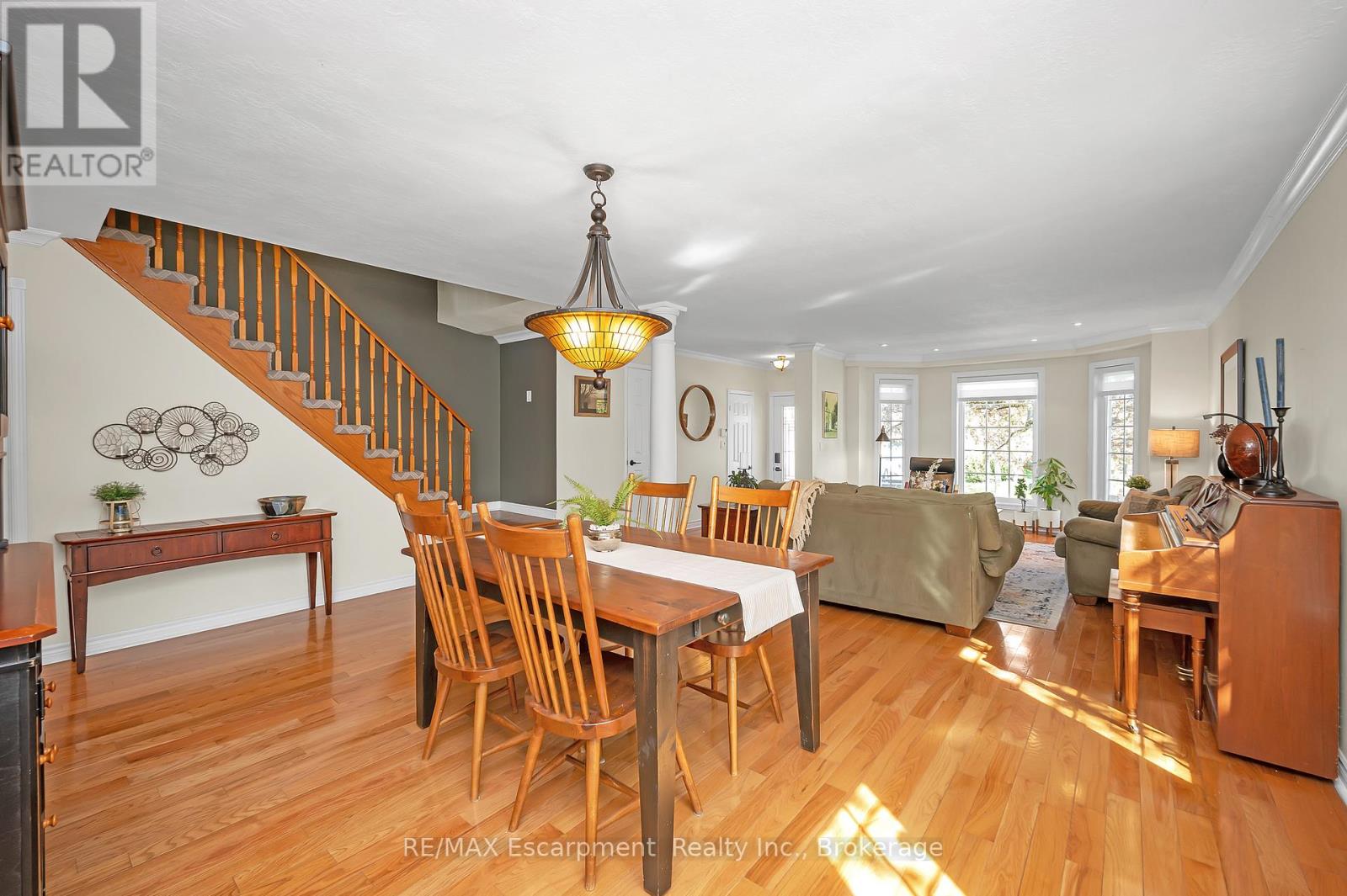 22 Waterford Crescent, Hamilton, Ontario  L8E 4Z9 - Photo 8 - X12165765