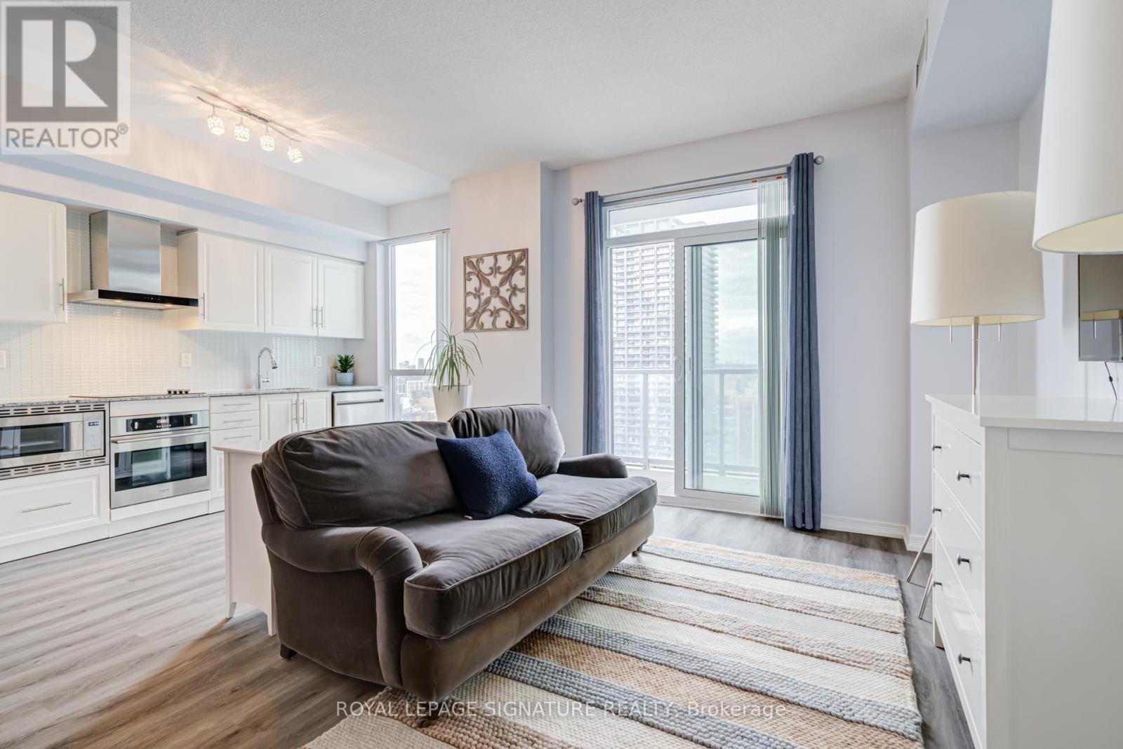 2108 - 352 Front Street W, Toronto, Ontario  M5V 0K3 - Photo 4 - C12165577
