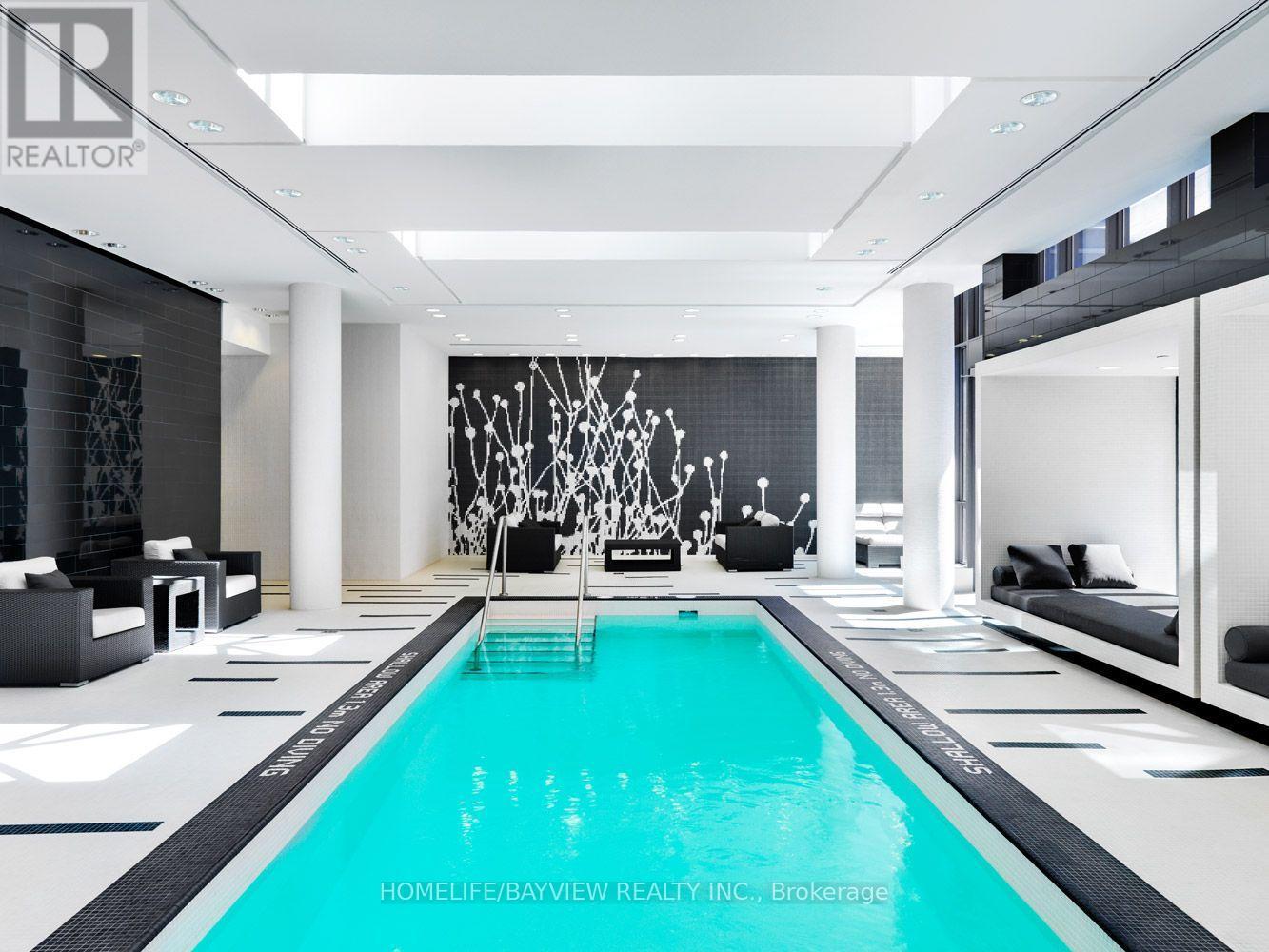 1709 - 770 Bay Street, Toronto, Ontario  M5G 0A6 - Photo 12 - C12165590