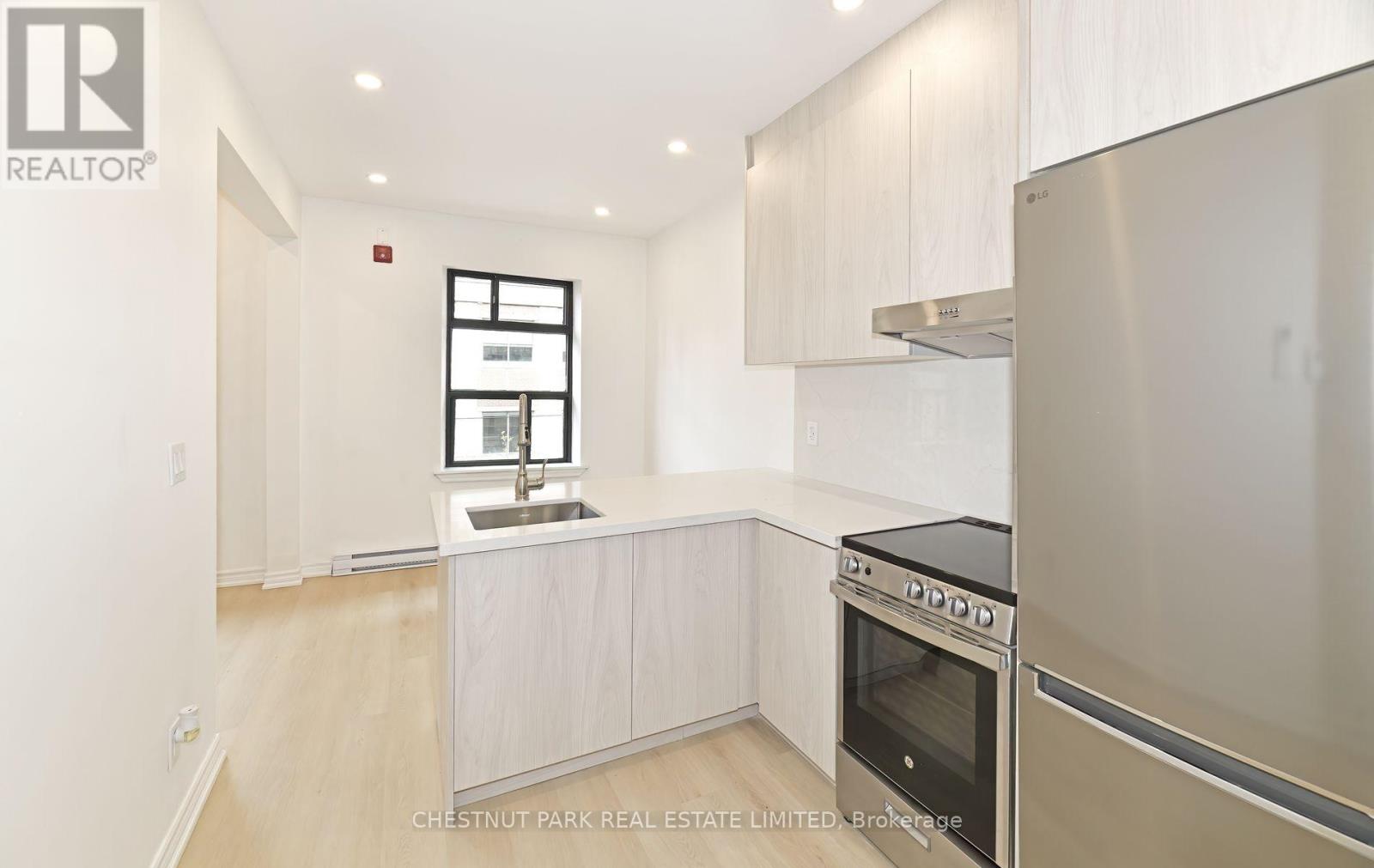 5 - 171 King Street, Toronto, Ontario  M5A 1J4 - Photo 2 - C12165602