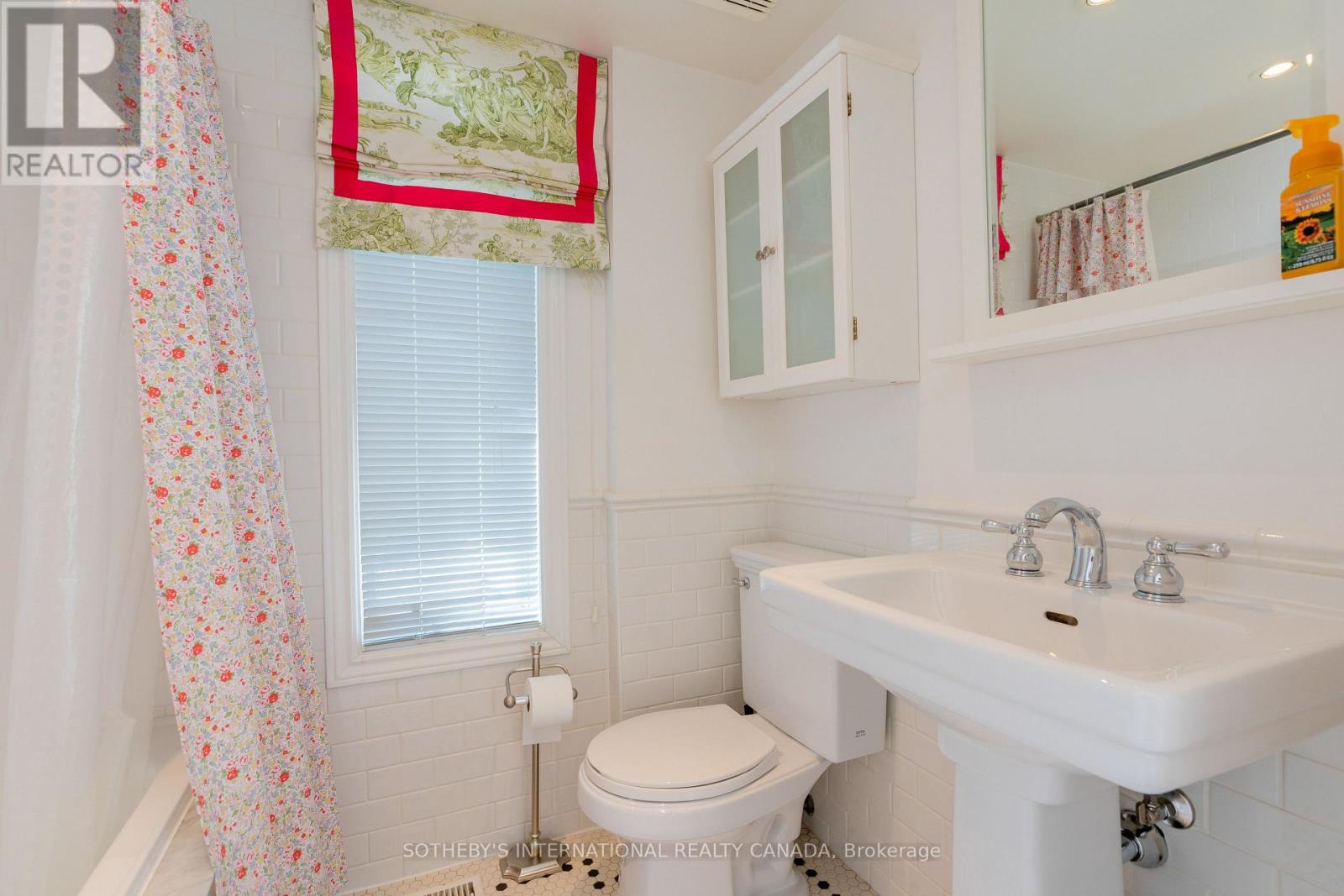 15 Alpha Avenue, Toronto, Ontario  M4X 1J2 - Photo 15 - C12165611