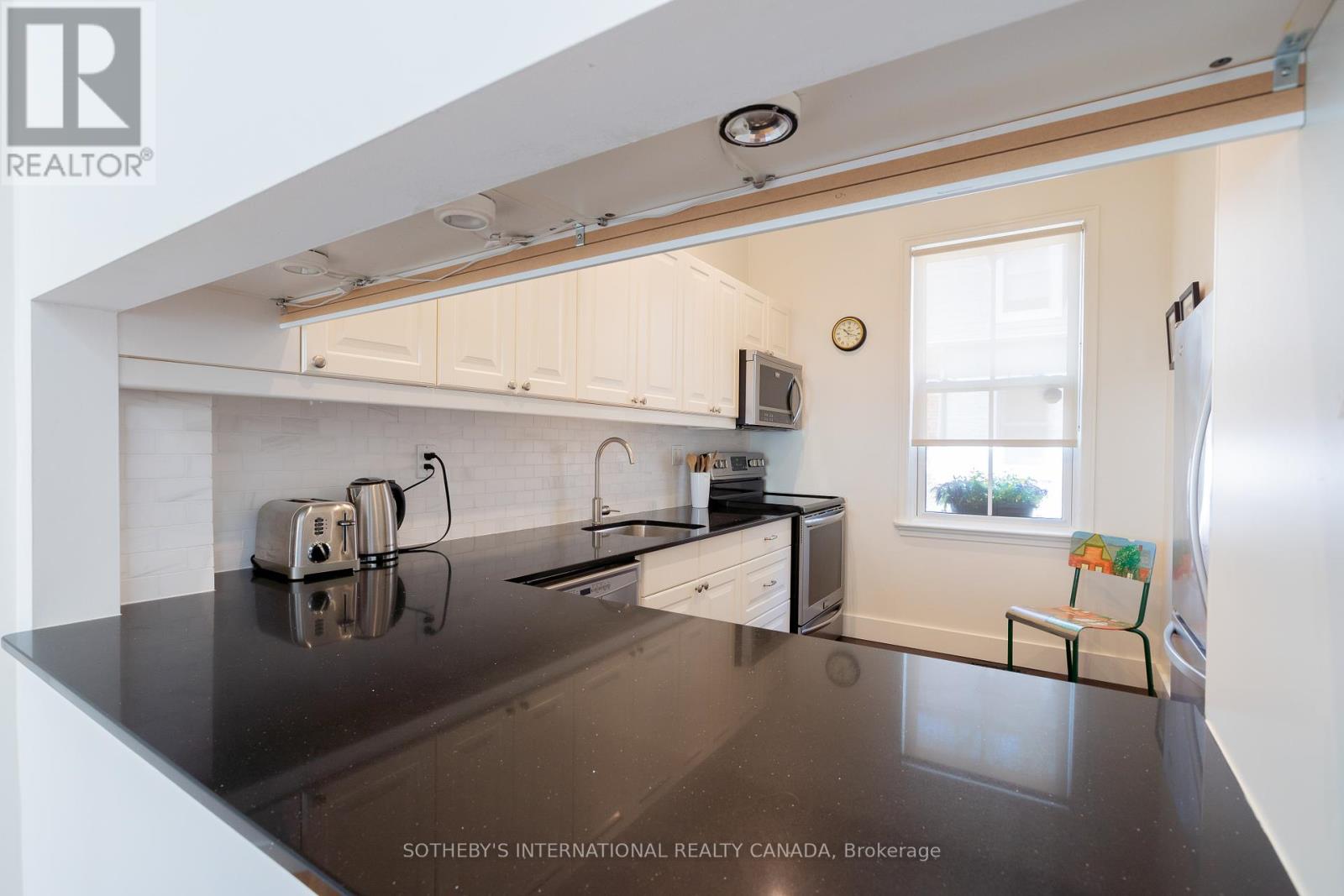 15 Alpha Avenue, Toronto, Ontario  M4X 1J2 - Photo 5 - C12165611