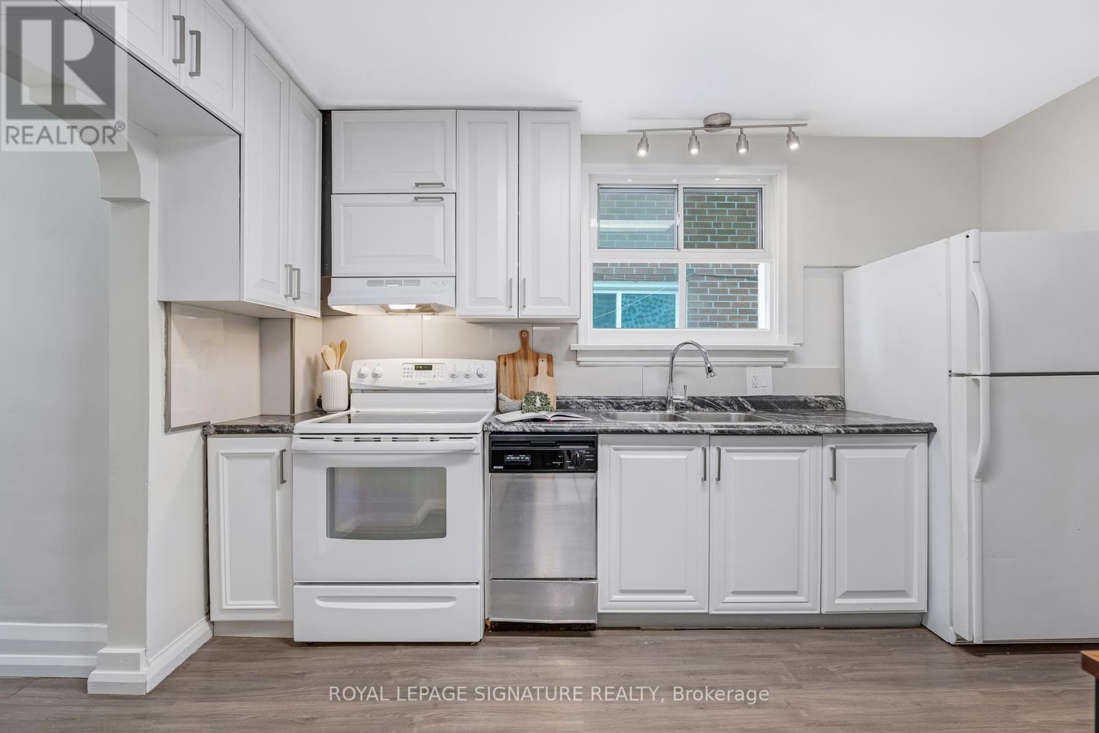 494 Northcliffe Boulevard, Toronto, Ontario  M6E 3L5 - Photo 10 - C12165708