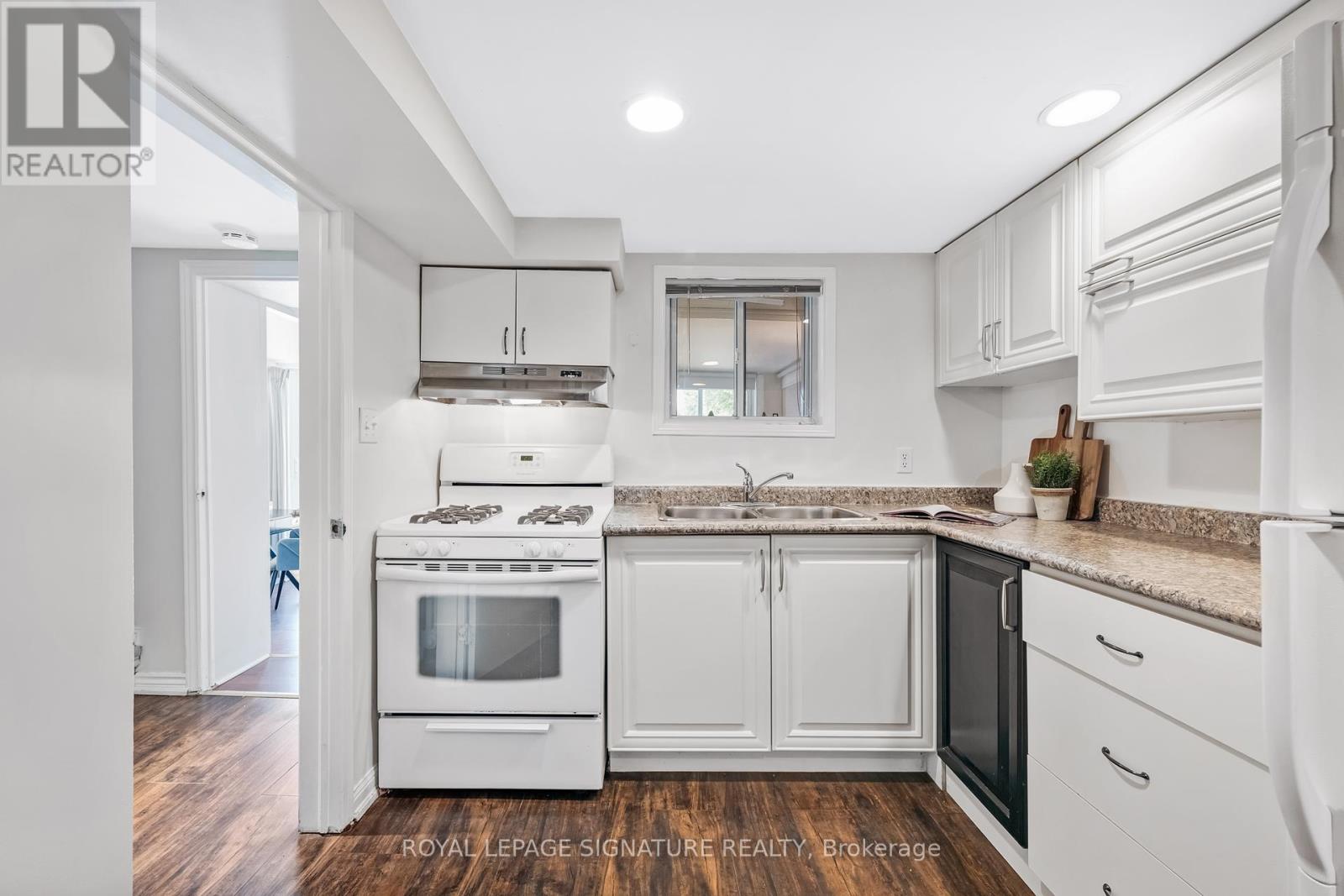 494 Northcliffe Boulevard, Toronto, Ontario  M6E 3L5 - Photo 26 - C12165708