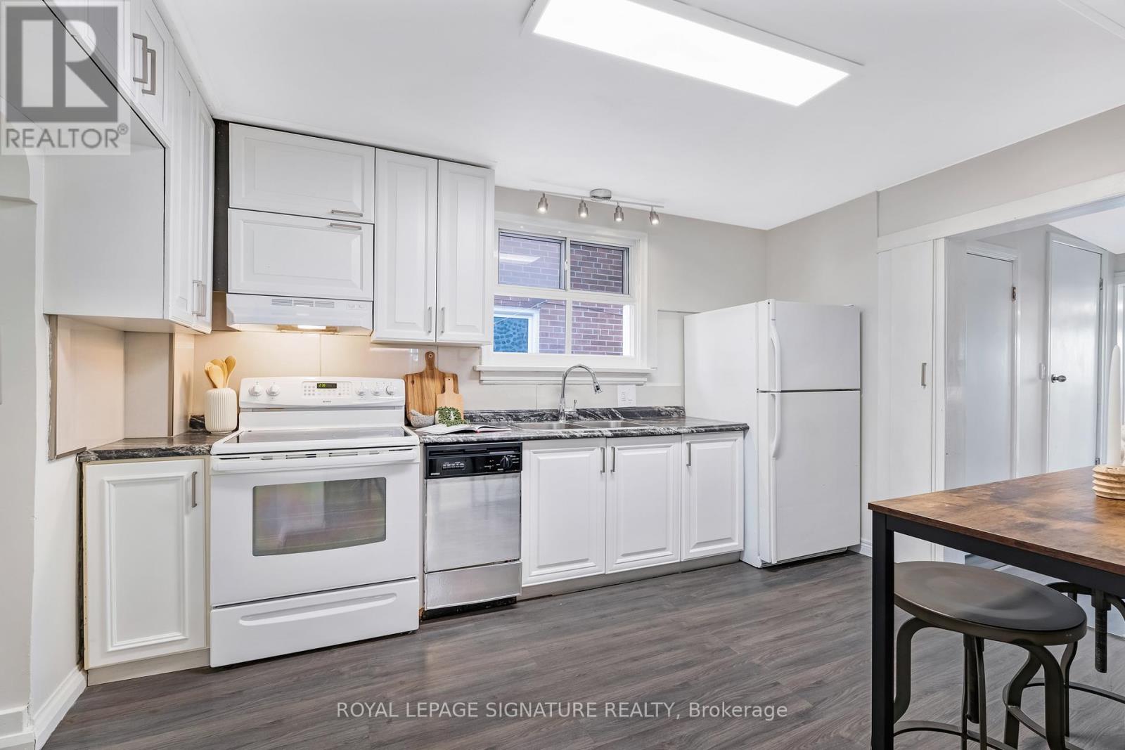 494 Northcliffe Boulevard, Toronto, Ontario  M6E 3L5 - Photo 7 - C12165708