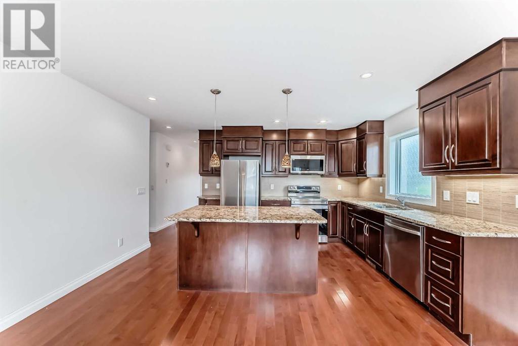 Property at 426 7A Street NE image 4