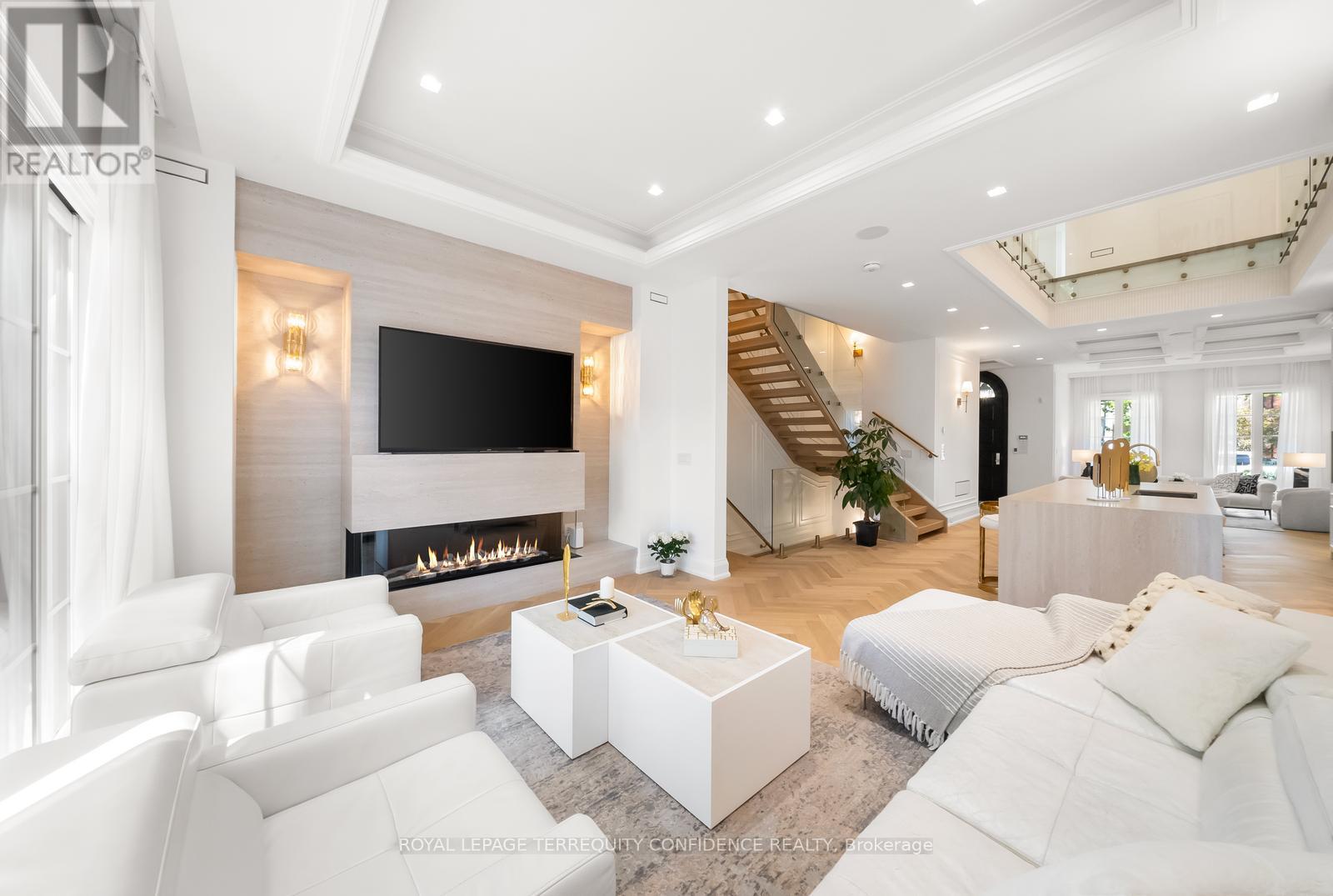 9 Blong Avenue, Toronto, Ontario  M4M 1P1 - Photo 12 - E12165549