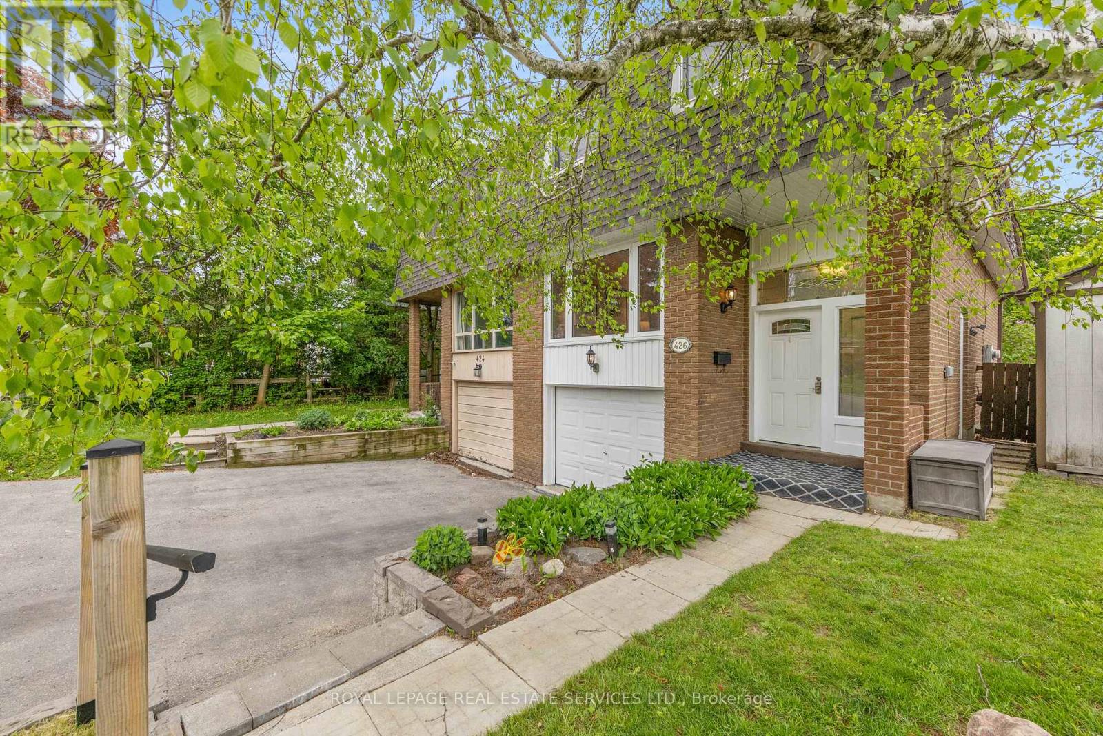 426 Camelot Court, Oshawa, Ontario  L1G 6P7 - Photo 3 - E12165595