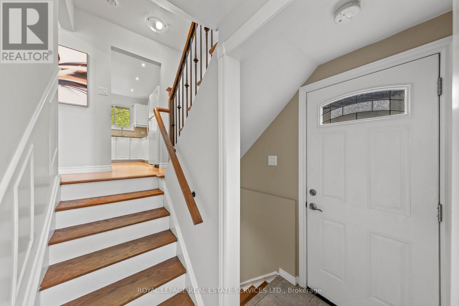 426 Camelot Court, Oshawa, Ontario  L1G 6P7 - Photo 6 - E12165595