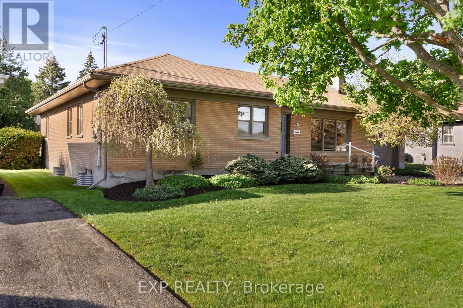 132 Winona Avenue, Oshawa, Ontario  L1G 3H5 - Photo 2 - E12165720