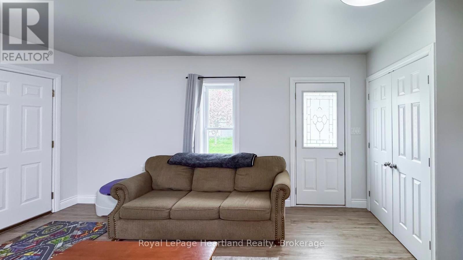178 Wellington Street, North Huron, Ontario  N0M 1H0 - Photo 23 - X12165800