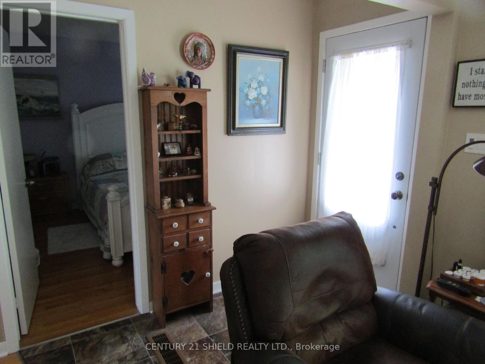 347 Fourteenth Street W, Cornwall, Ontario  K6J 3J4 - Photo 6 - X12165768