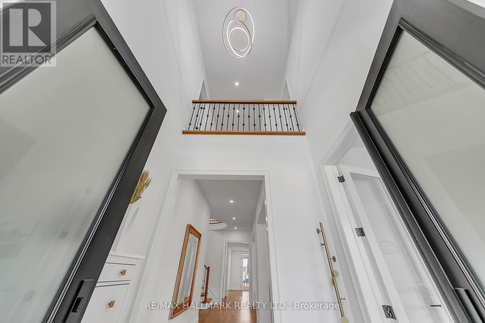 131 Lady Jessica Drive, Vaughan, Ontario  L6A 4Z7 - Photo 2 - N12146462