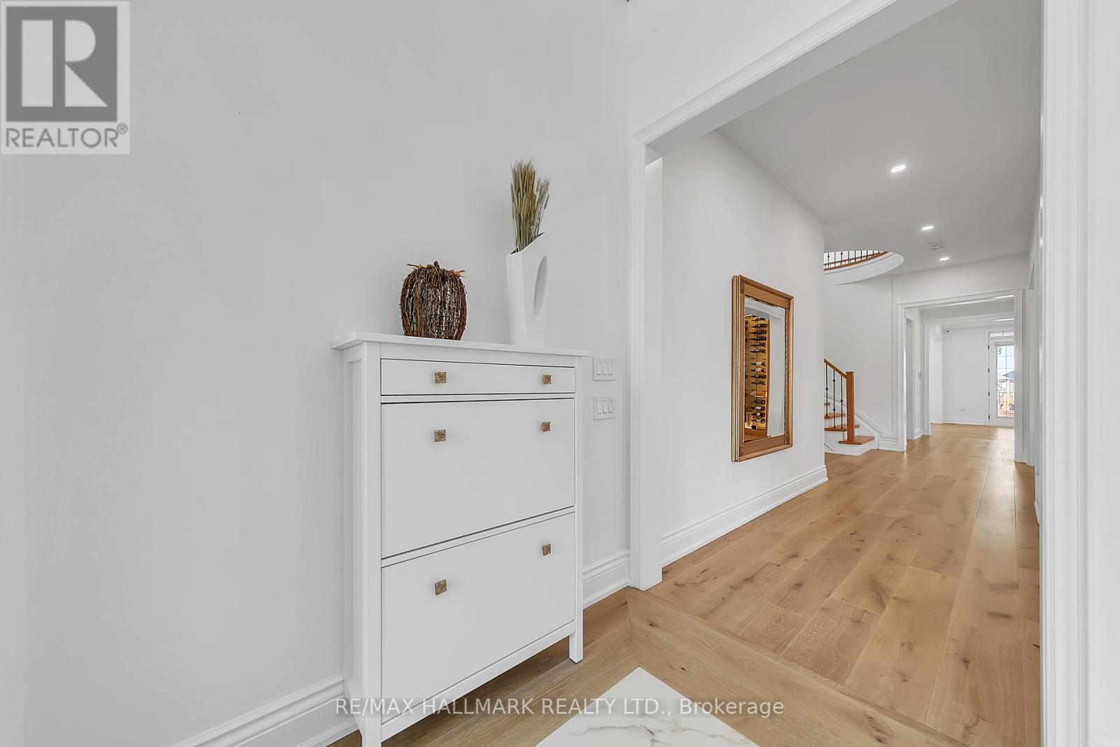 131 Lady Jessica Drive, Vaughan, Ontario  L6A 4Z7 - Photo 3 - N12146462