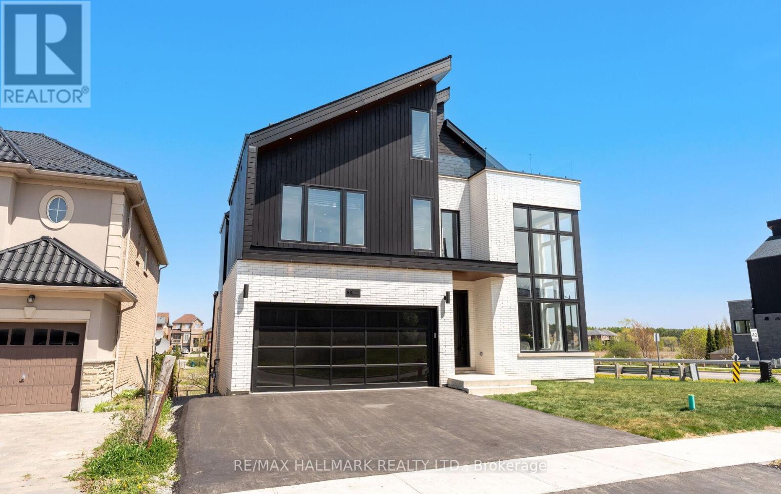 88 Cosford Street, Aurora, Ontario  L4G 0G6 - Photo 1 - N12165631