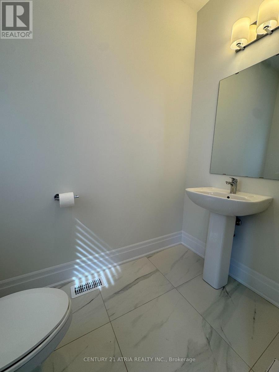2 Ernest Jones Drive, Markham, Ontario  L6C 3N1 - Photo 7 - N12165734