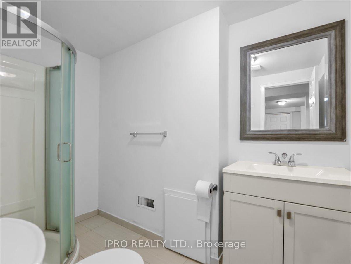 407 Hickling Trail, Barrie, Ontario  L4M 6B2 - Photo 30 - S12165620