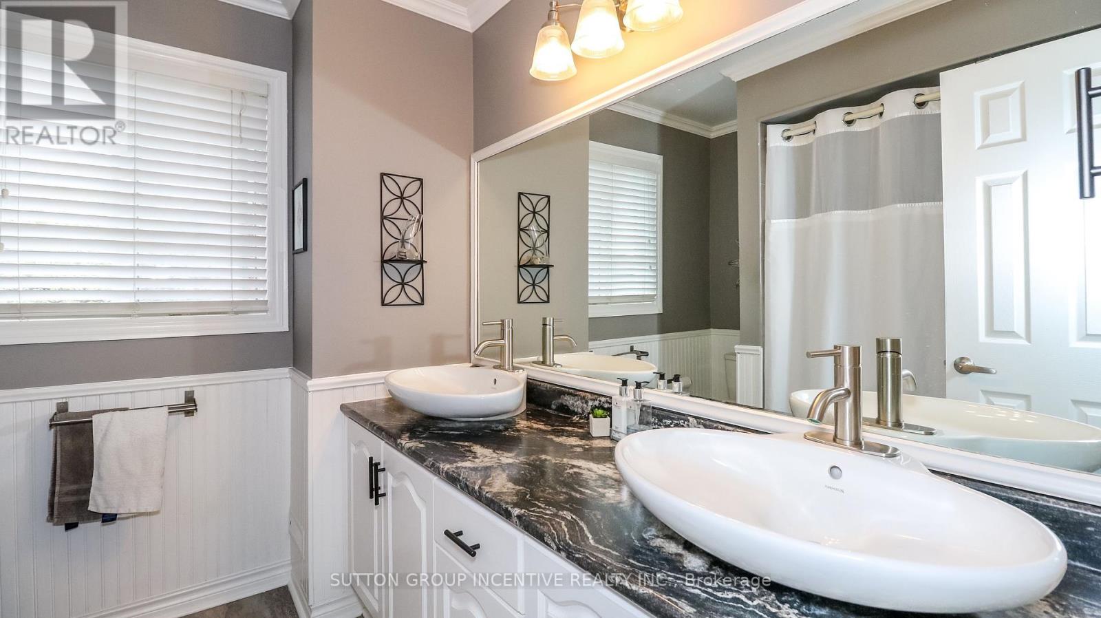 69 Brushwood Crescent, Barrie (Bayshore), Ontario  L4N 7G6 - Photo 34 - S12165723