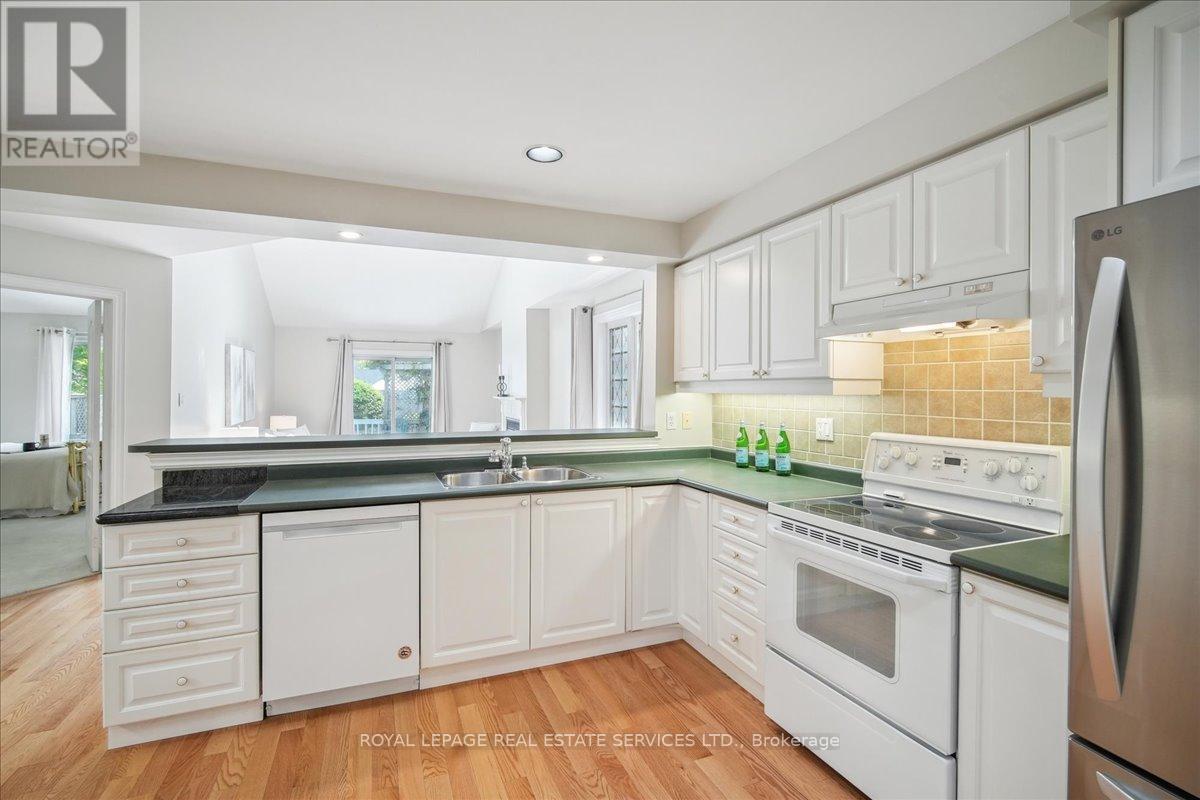 2137 Forest Gate Park, Oakville, Ontario  L6M 4B4 - Photo 14 - W12161869