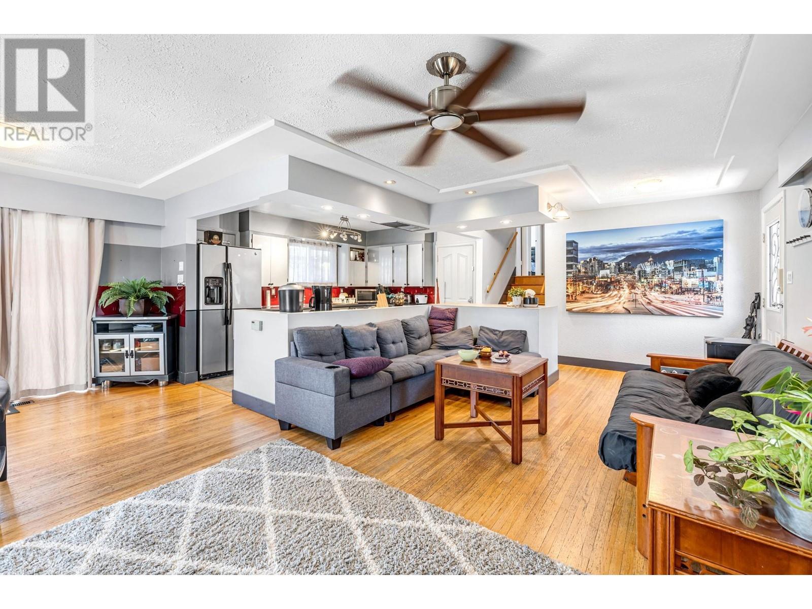 2715 Coast Meridian Road, Port Coquitlam, British Columbia  V3B 3M6 - Photo 1 - R3004656
