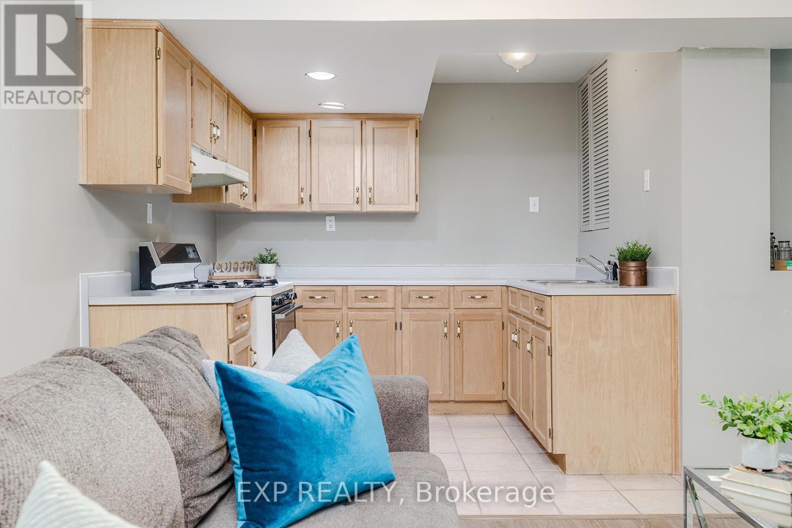 172 Queen Street W, Mississauga, Ontario  L5H 1L6 - Photo 25 - W12165538