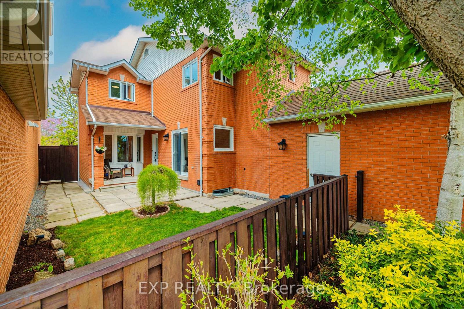172 Queen Street W, Mississauga, Ontario  L5H 1L6 - Photo 3 - W12165538
