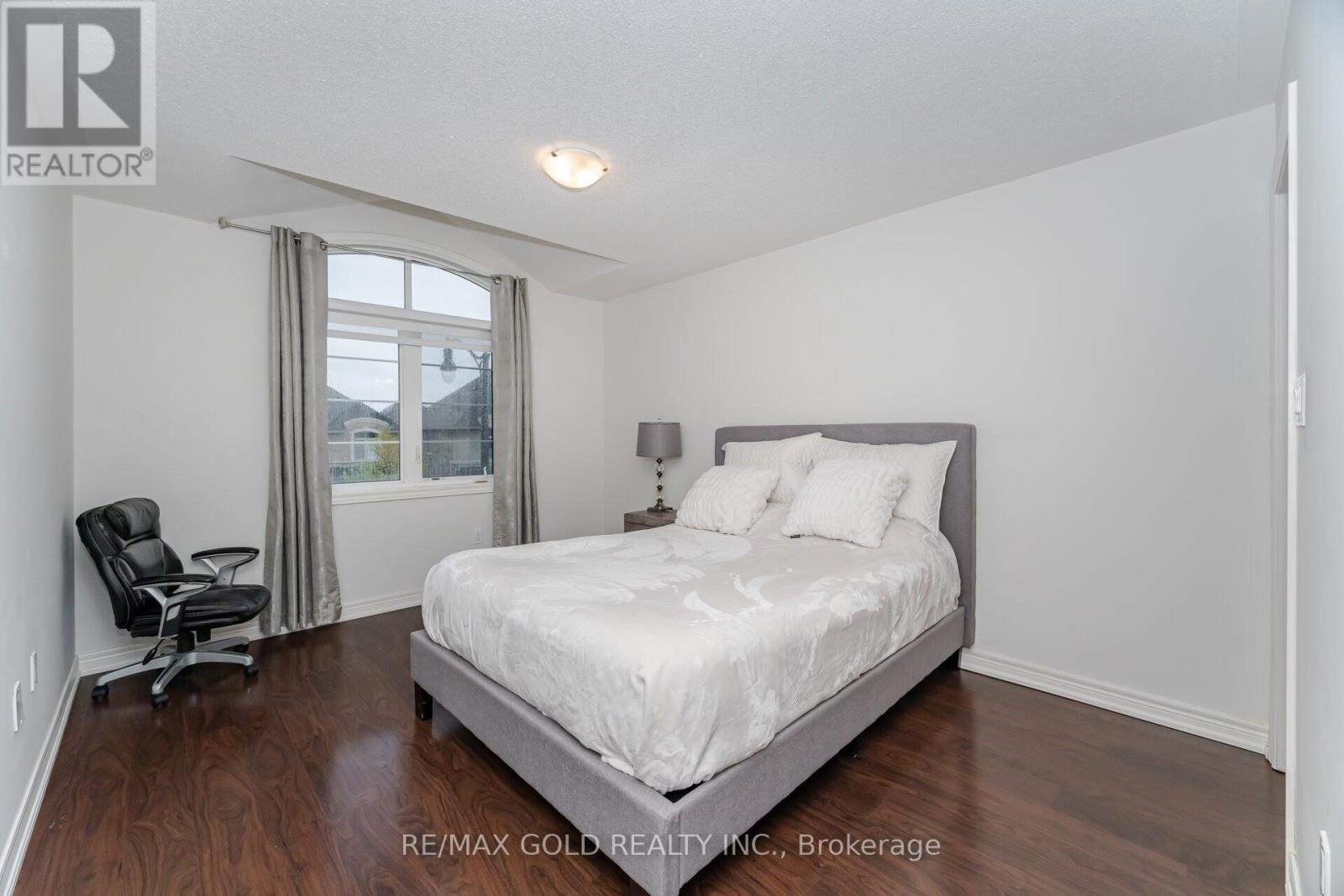 37 Observatory Crescent, Brampton, Ontario  L6P 4H9 - Photo 18 - W12165598