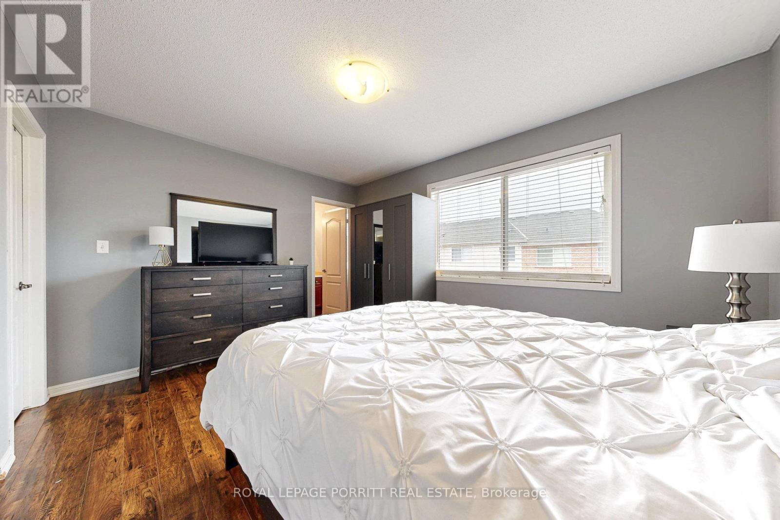 151 Decker Hollow Circle S, Brampton, Ontario  L6X 0L4 - Photo 20 - W12165599