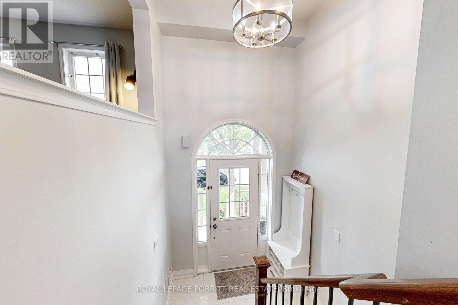 151 Decker Hollow Circle S, Brampton, Ontario  L6X 0L4 - Photo 5 - W12165599