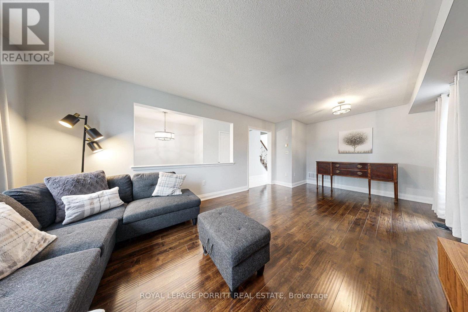 151 Decker Hollow Circle S, Brampton, Ontario  L6X 0L4 - Photo 7 - W12165599