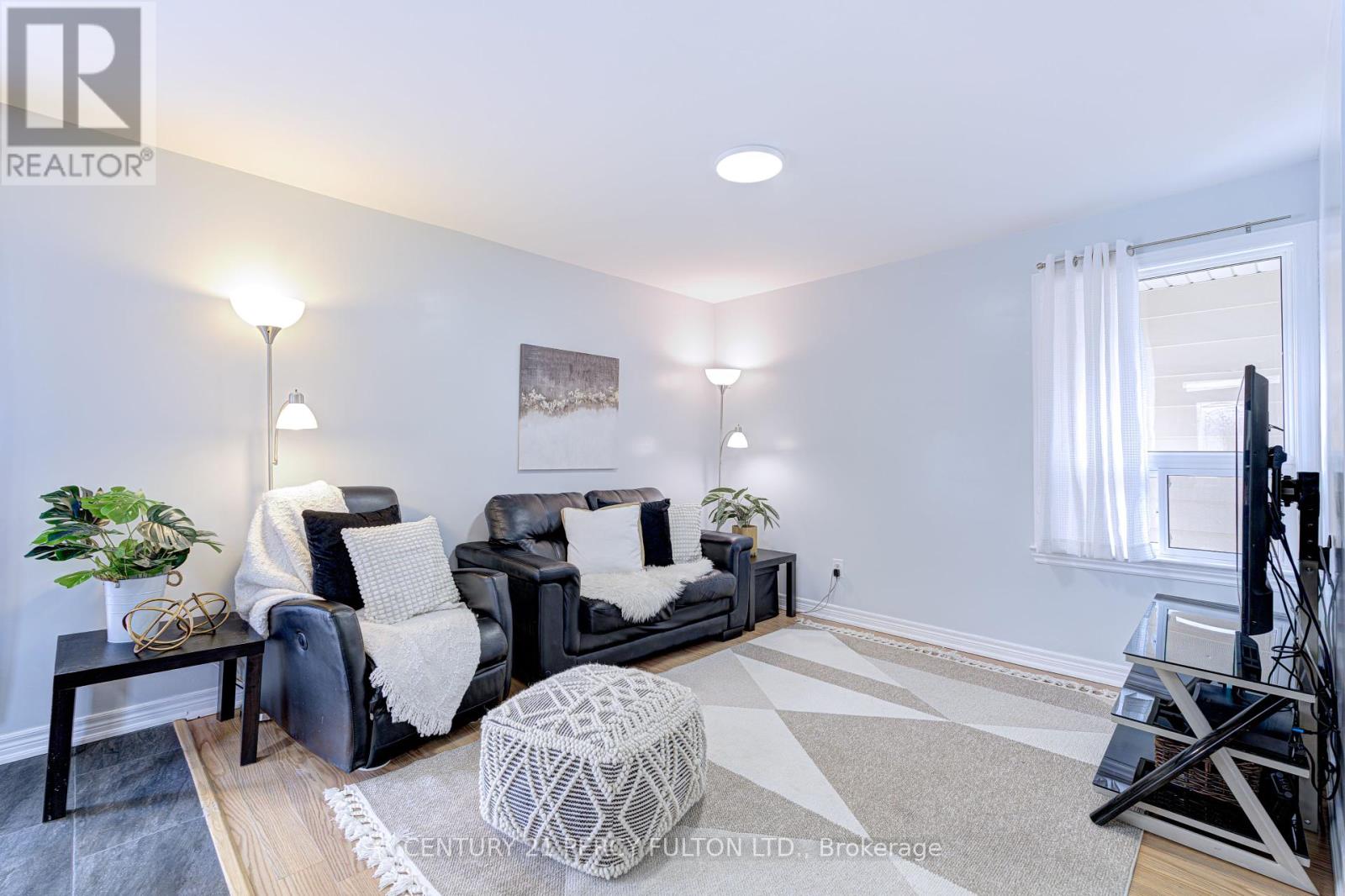 52 Epsom Downs Drive, Brampton, Ontario  L6T 1Y8 - Photo 7 - W12165619