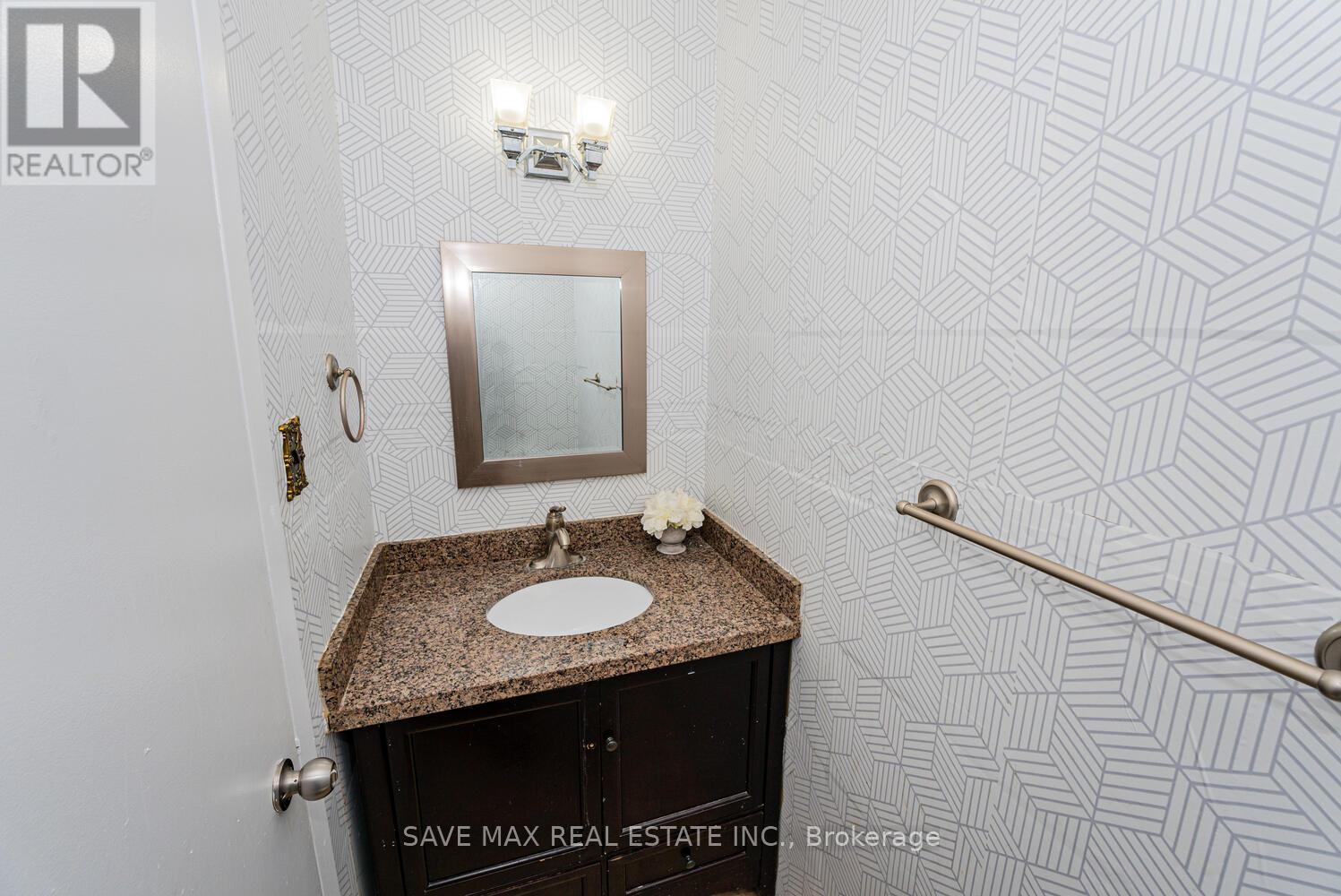 282 Fleetwood Crescent, Brampton, Ontario  L6T 2E7 - Photo 34 - W12165643