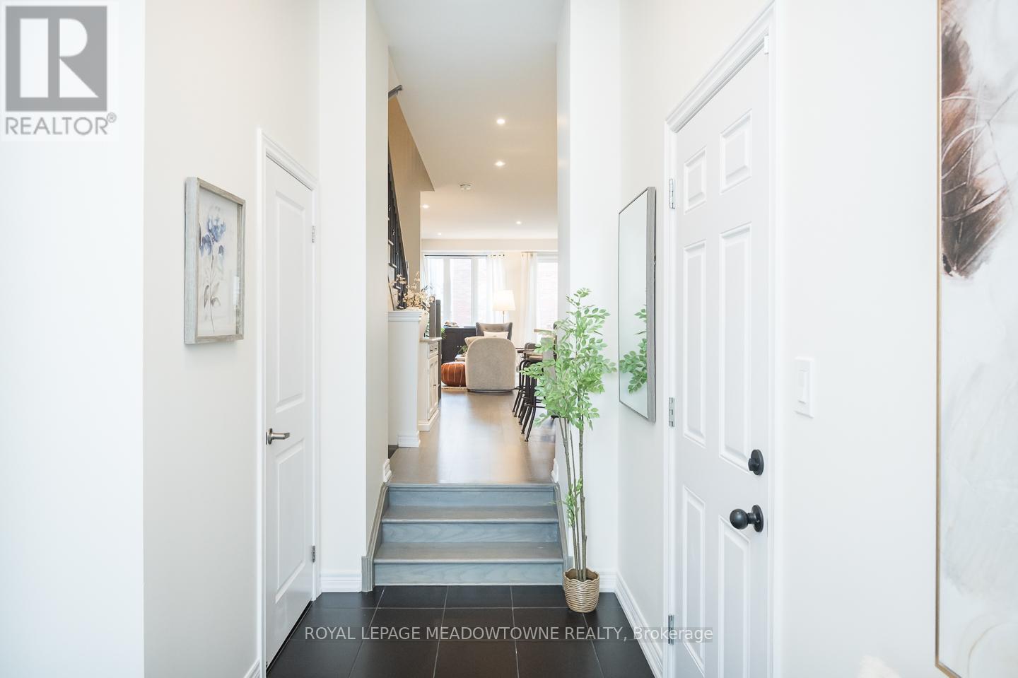 1397 Hamman Way, Milton, Ontario  L9E 1K4 - Photo 4 - W12165663
