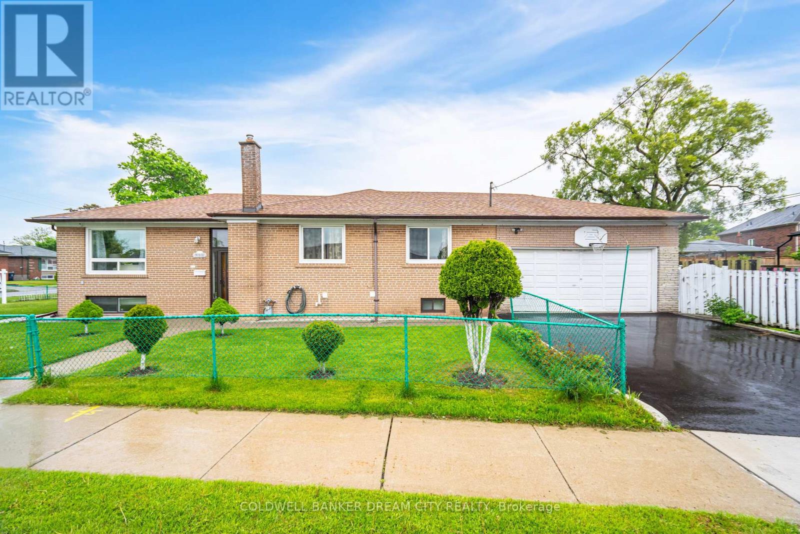 35 Guiness Avenue, Toronto, Ontario  M9W 3L1 - Photo 1 - W12165715