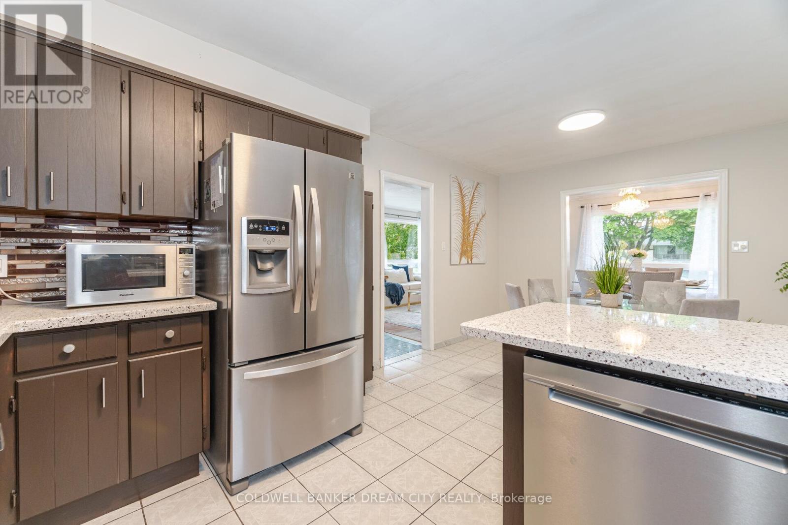 35 Guiness Avenue, Toronto, Ontario  M9W 3L1 - Photo 17 - W12165715