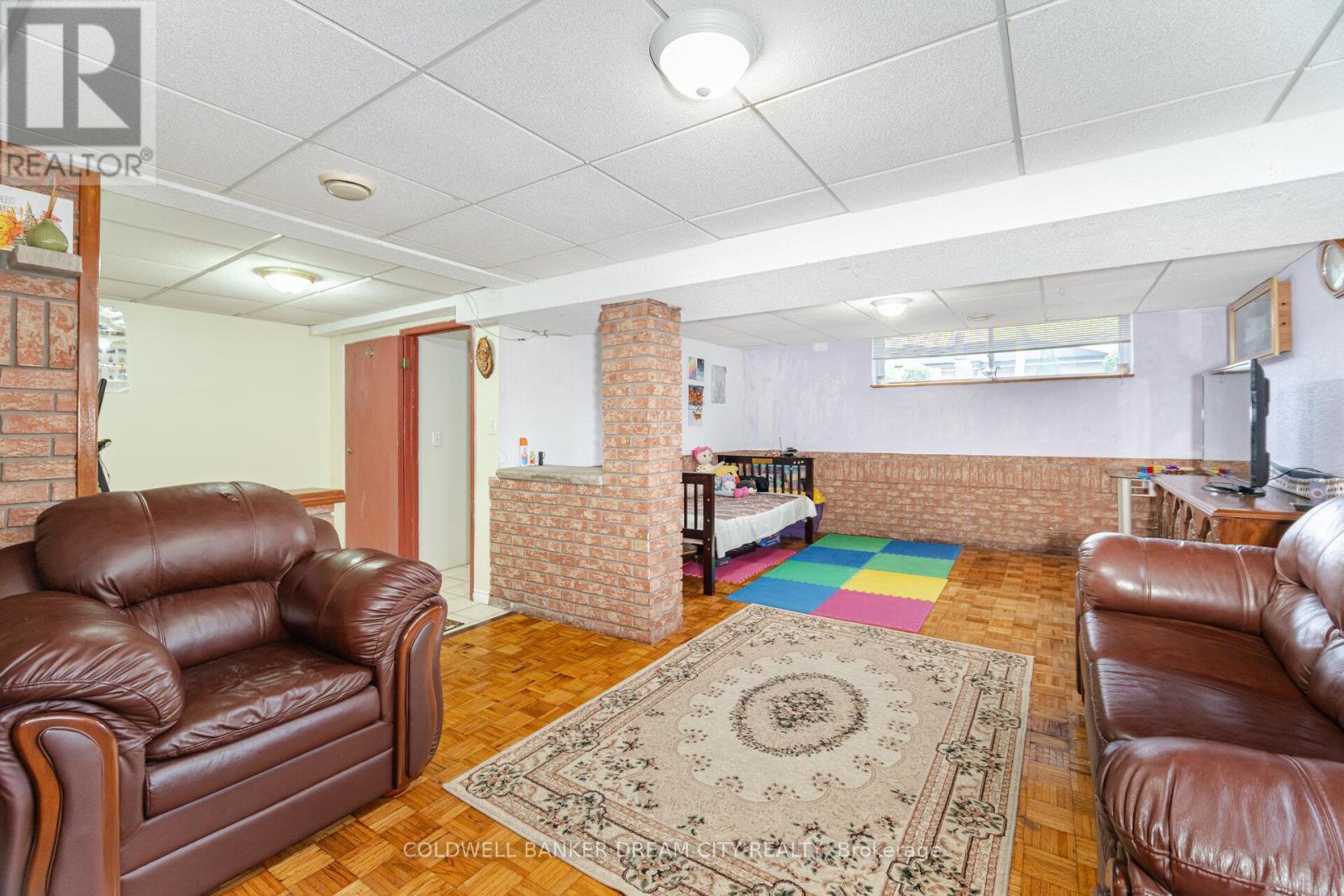 35 Guiness Avenue, Toronto, Ontario  M9W 3L1 - Photo 34 - W12165715