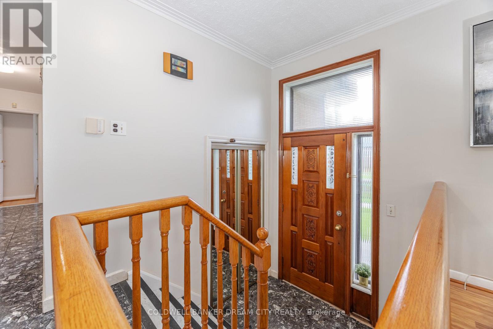 35 Guiness Avenue, Toronto, Ontario  M9W 3L1 - Photo 5 - W12165715
