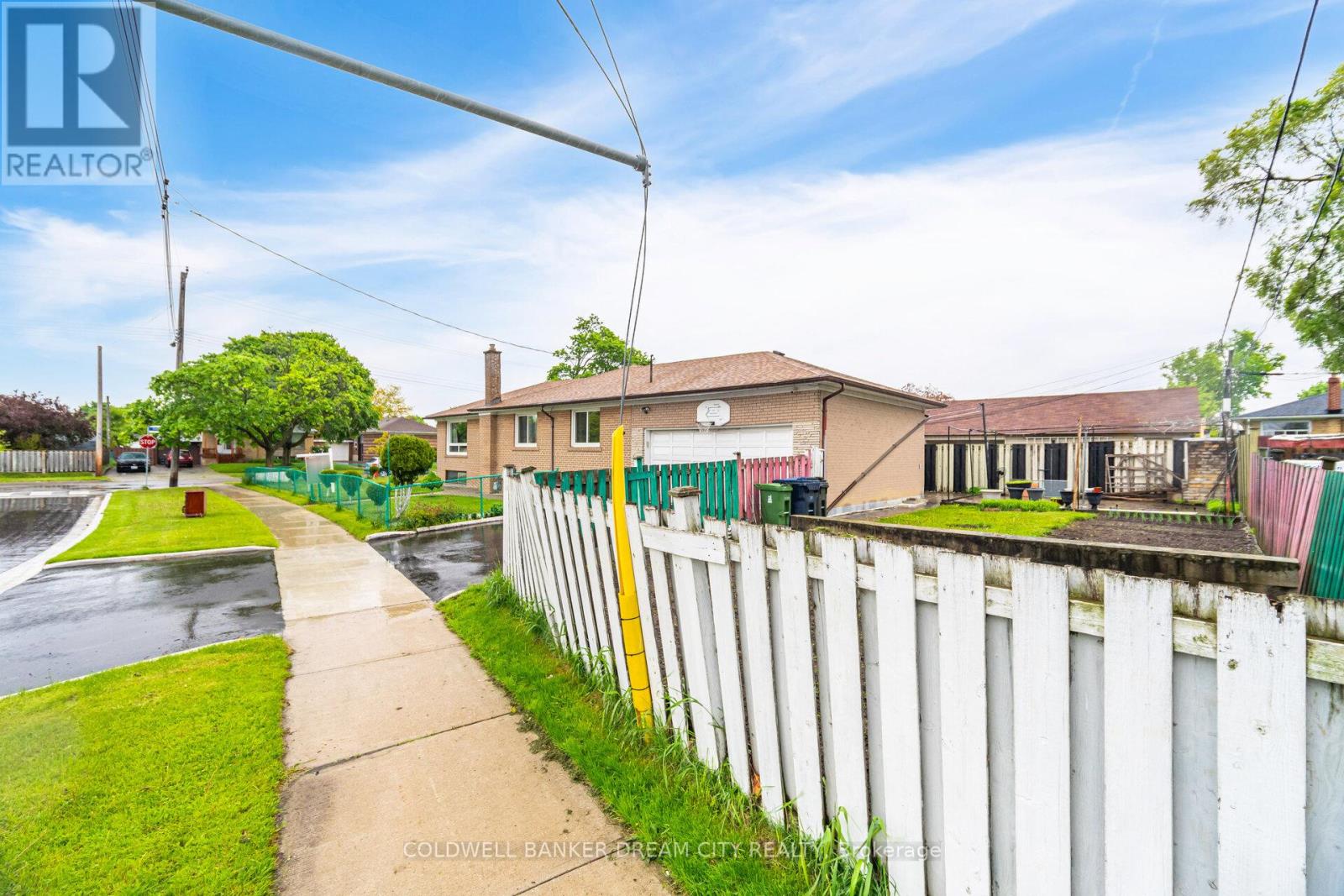 35 Guiness Avenue, Toronto, Ontario  M9W 3L1 - Photo 50 - W12165715