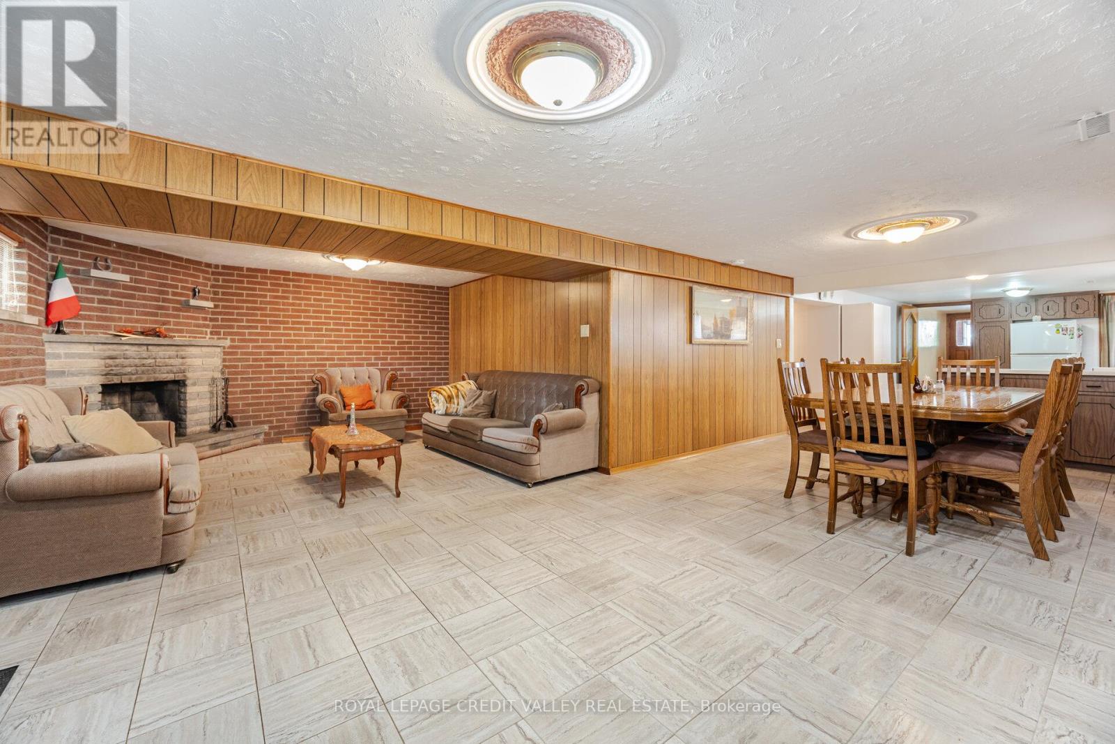 55 Shoreham Drive, Toronto (Black Creek), Ontario  M3N 1S7 - Photo 39 - W12165747