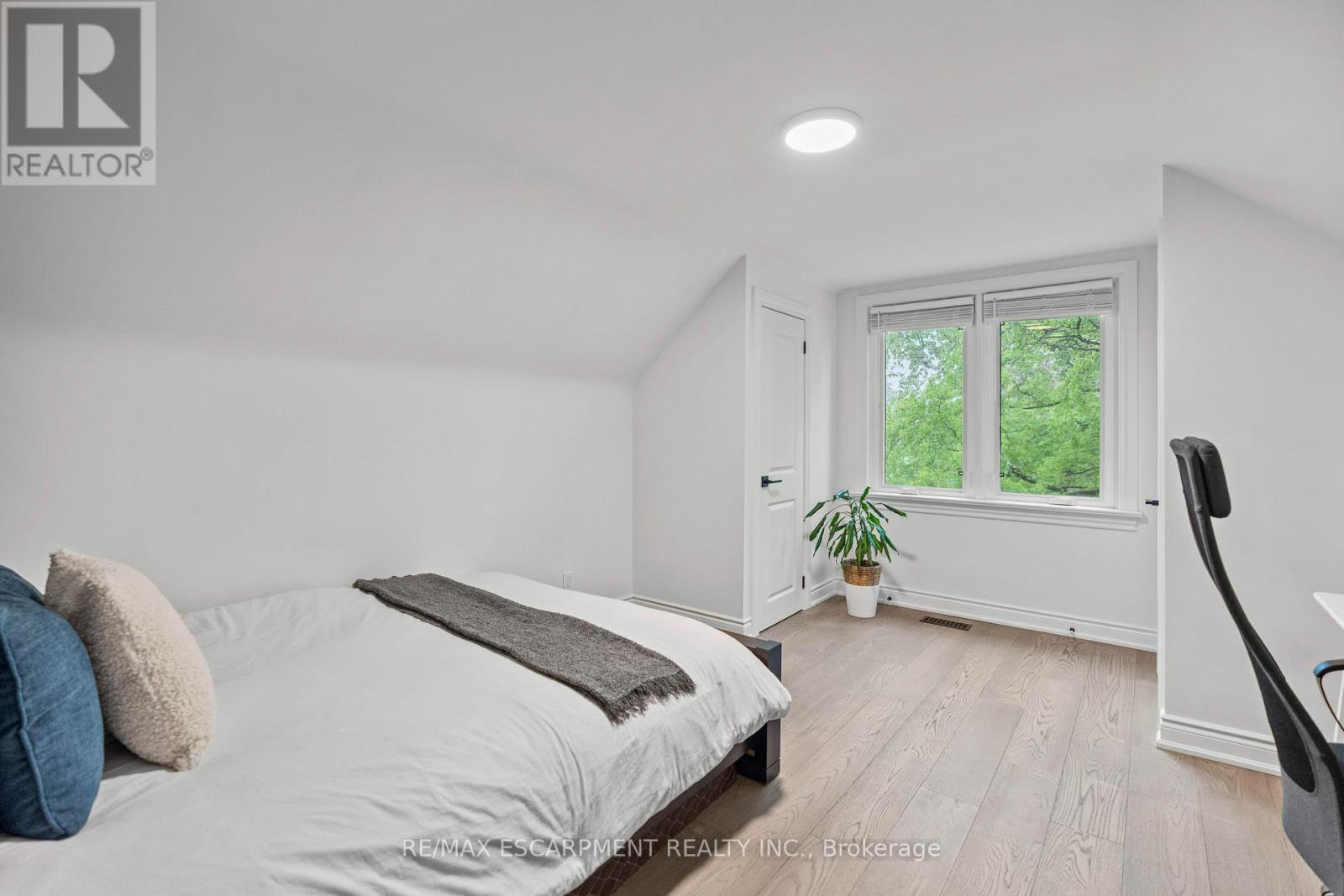 342 East 15th Street, Hamilton, Ontario  L9A 4G5 - Photo 28 - X12165532