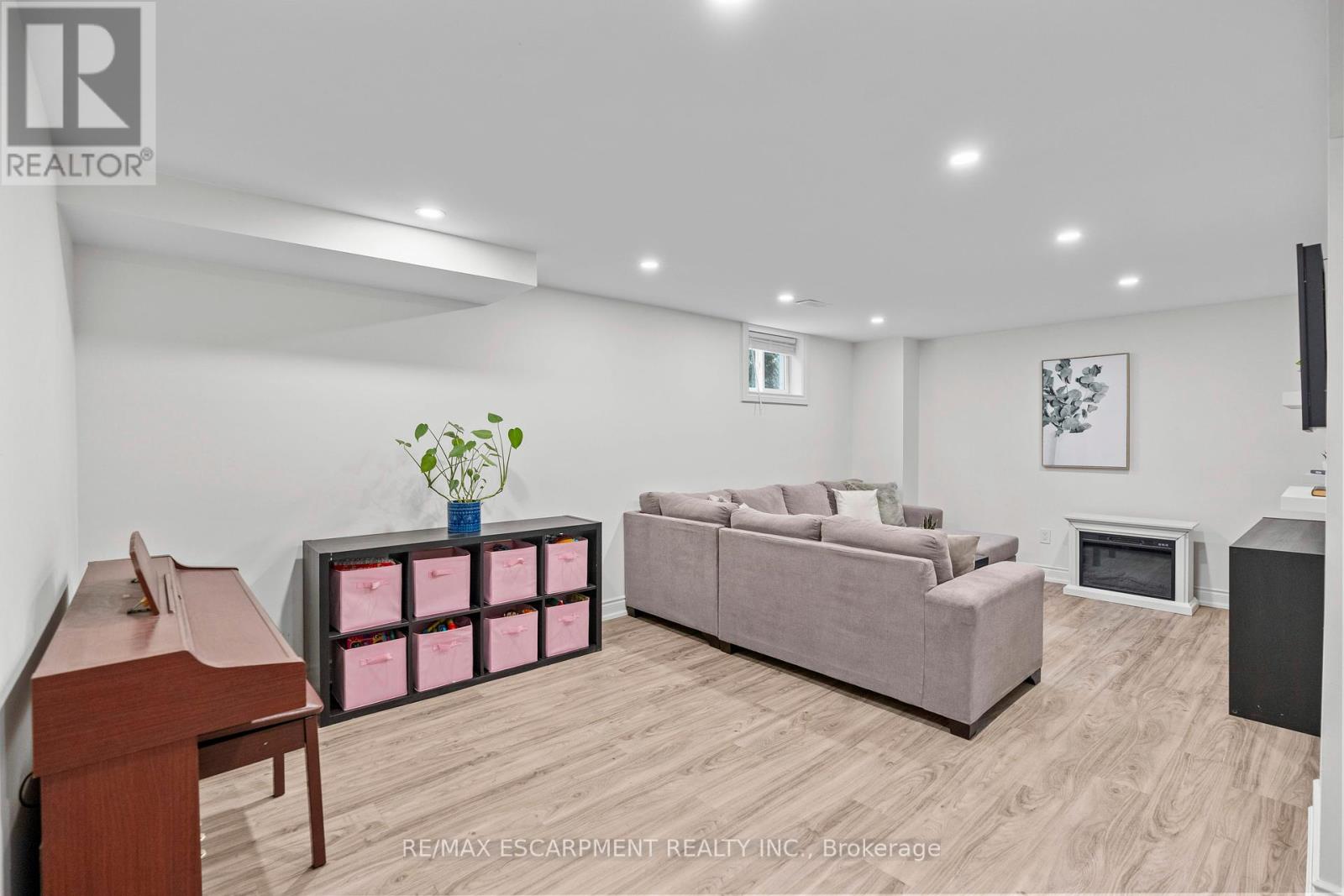 342 East 15th Street, Hamilton, Ontario  L9A 4G5 - Photo 32 - X12165532