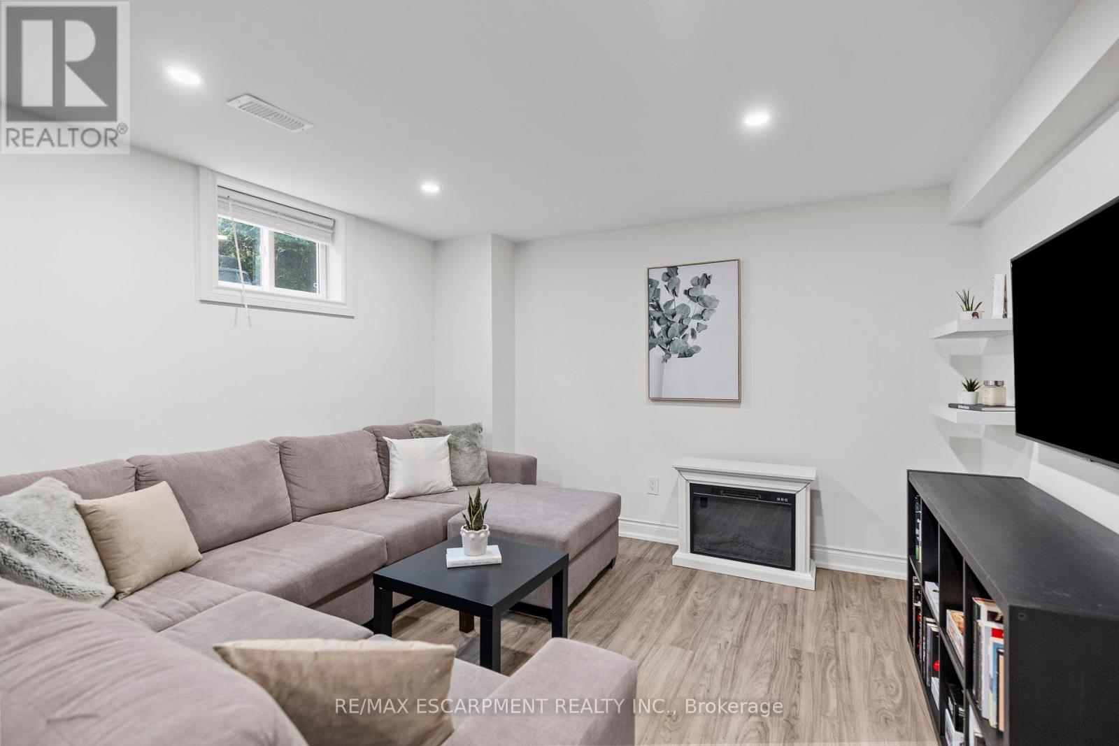 342 East 15th Street, Hamilton, Ontario  L9A 4G5 - Photo 35 - X12165532