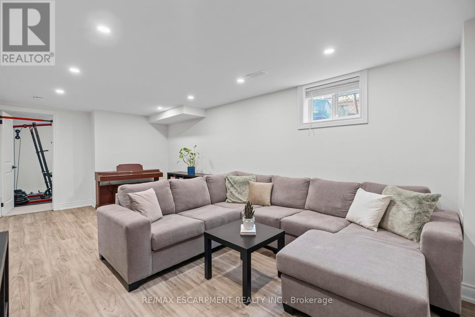 342 East 15th Street, Hamilton, Ontario  L9A 4G5 - Photo 36 - X12165532