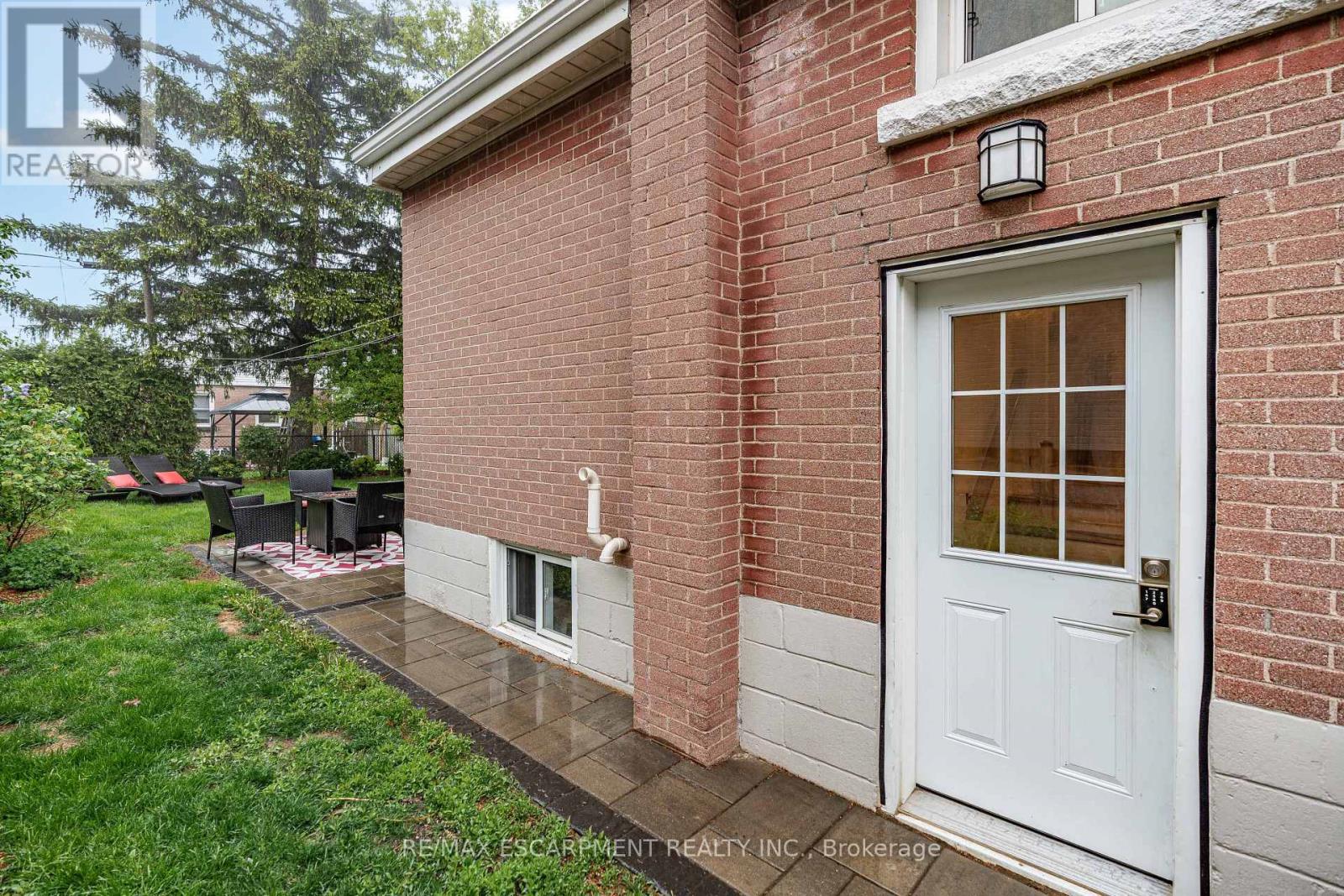 342 East 15th Street, Hamilton, Ontario  L9A 4G5 - Photo 40 - X12165532