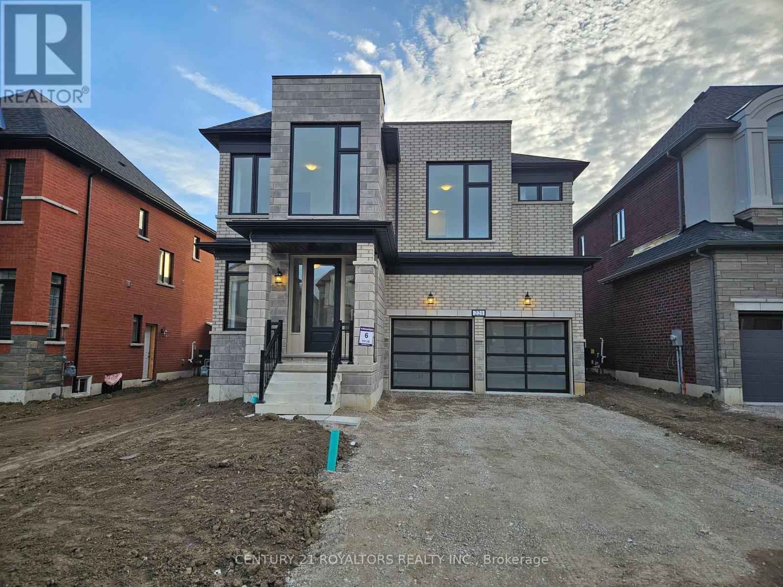 221 HARWOOD AVENUE, Woodstock, Ontario